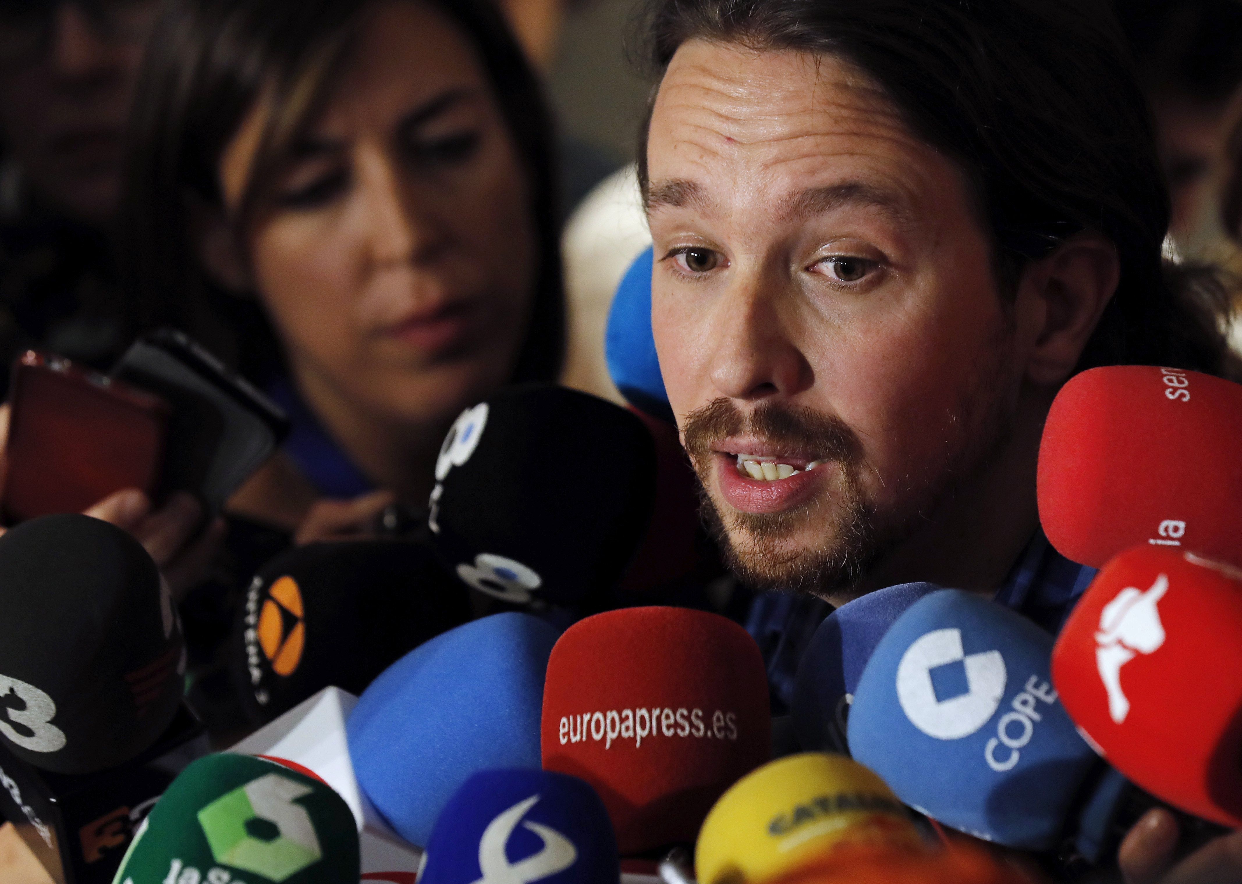 Pacte Podemos-IU: referèndum a Catalunya i consulta per a tothom