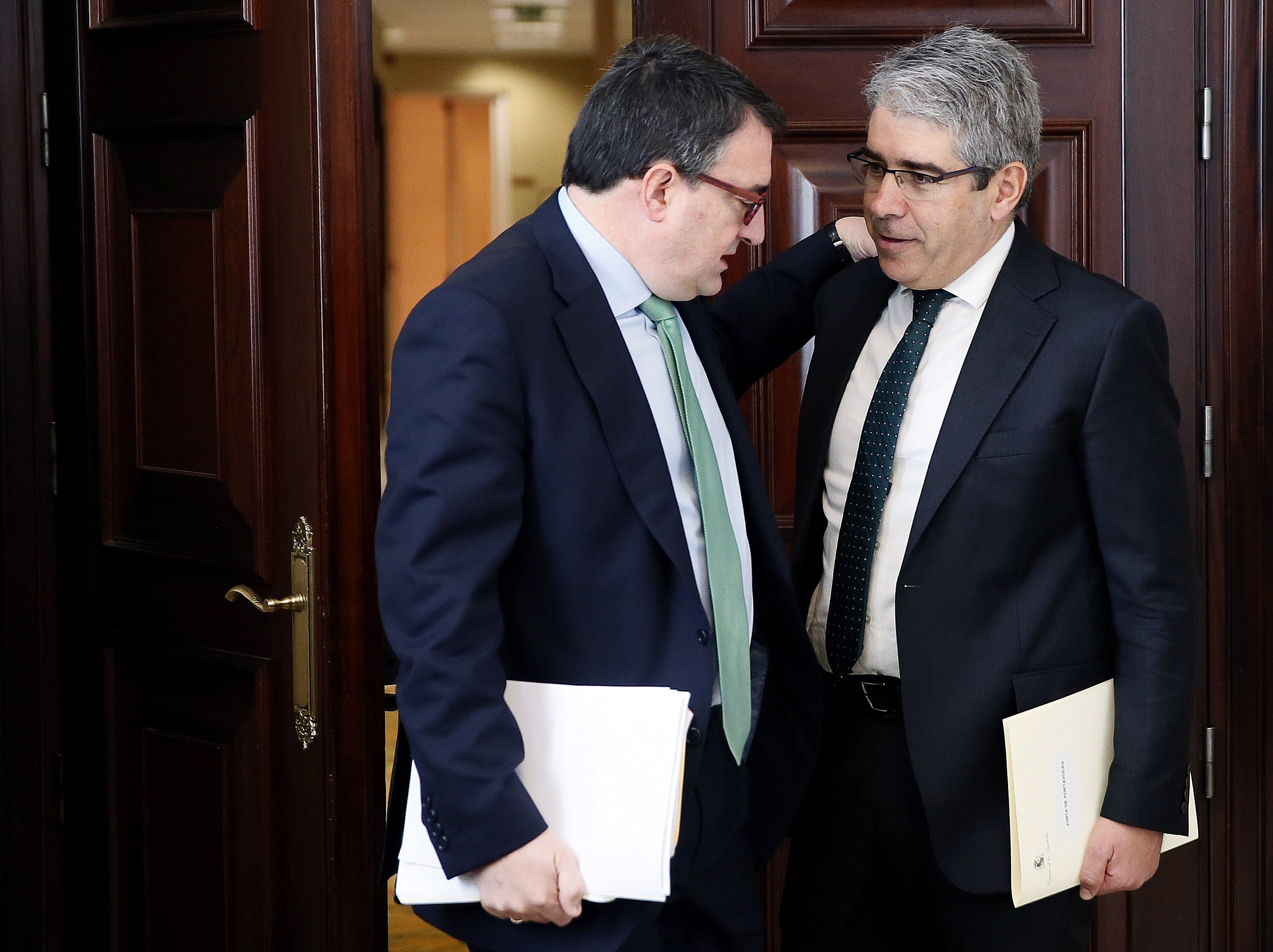 Homs y Tardà niegan un encuentro secreto entre Rajoy y Puigdemont