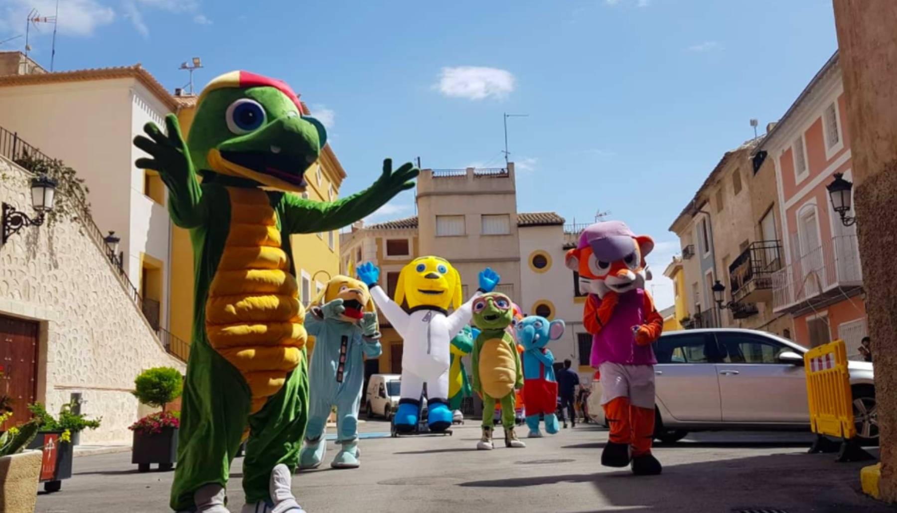 El desfile polémico de un pueblo de Murcia para celebrar la salida de los niños
