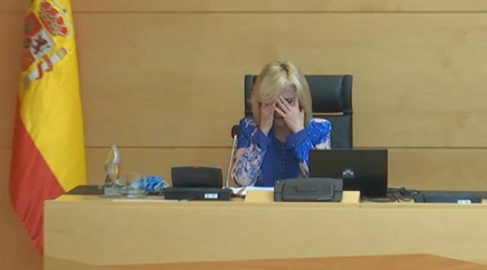 VÍDEO | La consellera de Sanitat de Castella i Lleó plora la mort dels sanitaris