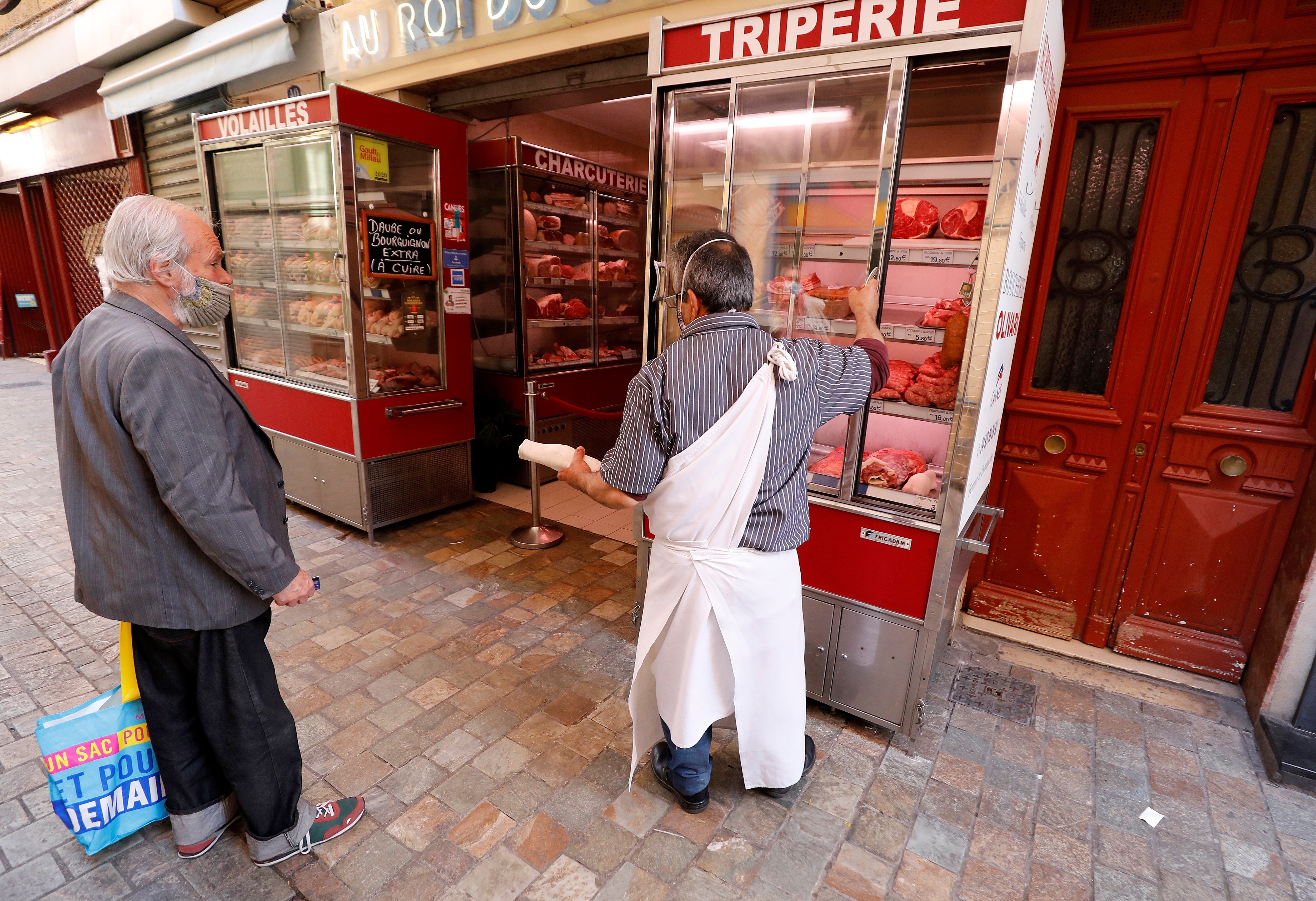 França inicia el desconfinament: els comerços obriran l'11 de maig
