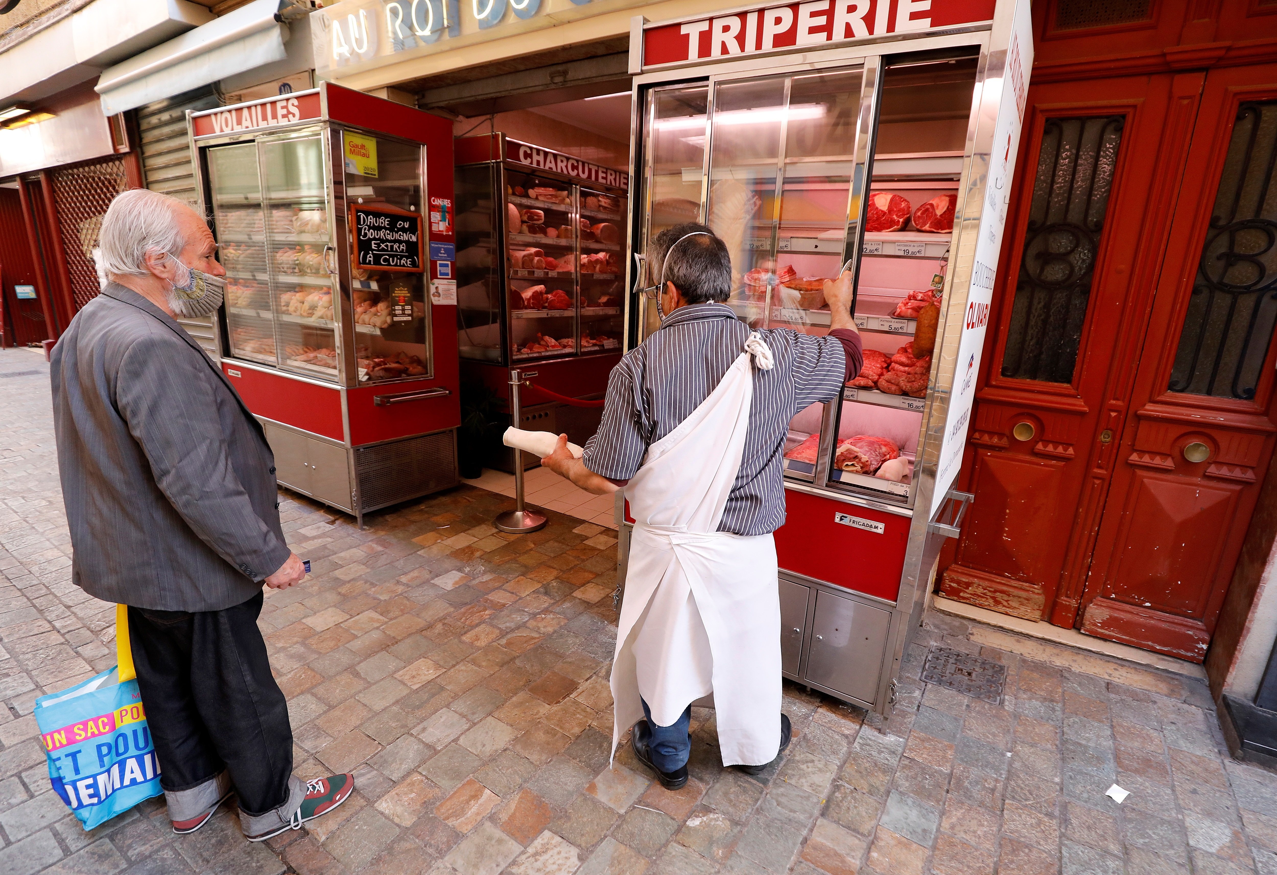 Francia inicia el desconfinamiento: los comercios abrirán el 11 de mayo