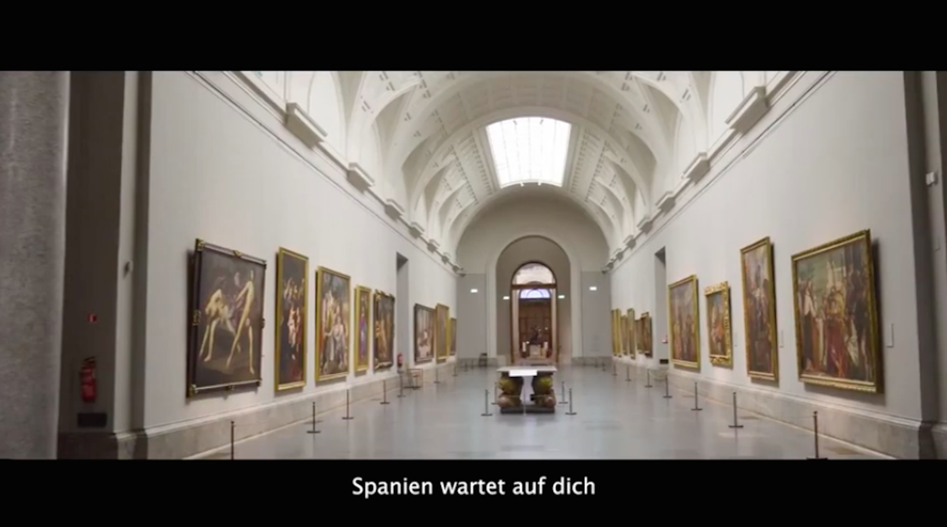 España hace una campaña turística en Alemania (y esta pide que no se viaje ahí)