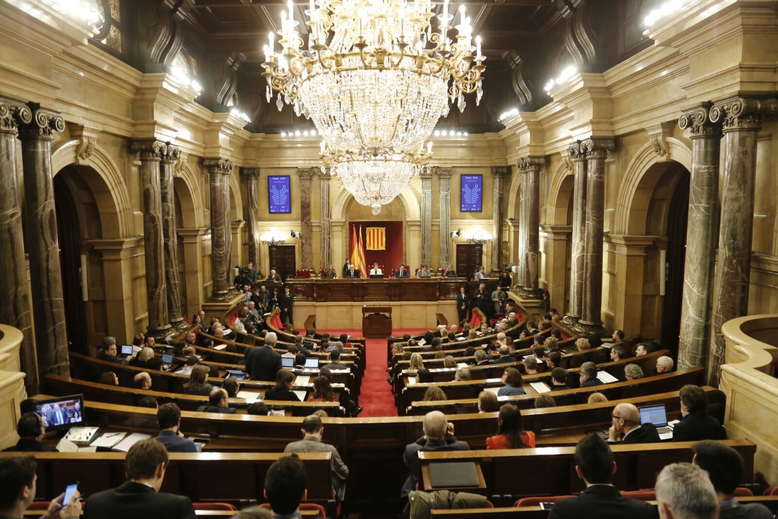 Ambiente tenso en el hemiciclo en el debate sobre políticas de seguridad