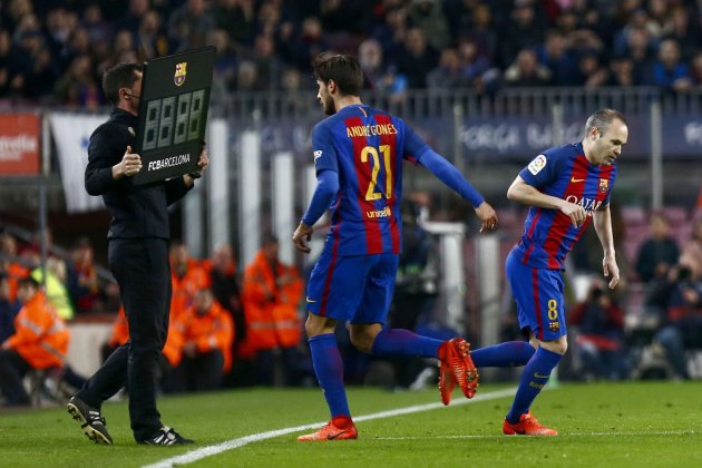 André Gomes Andrés Iniesta canvi Barça Efe André Gomes Andrés Iniesta canvi Barça Efe
