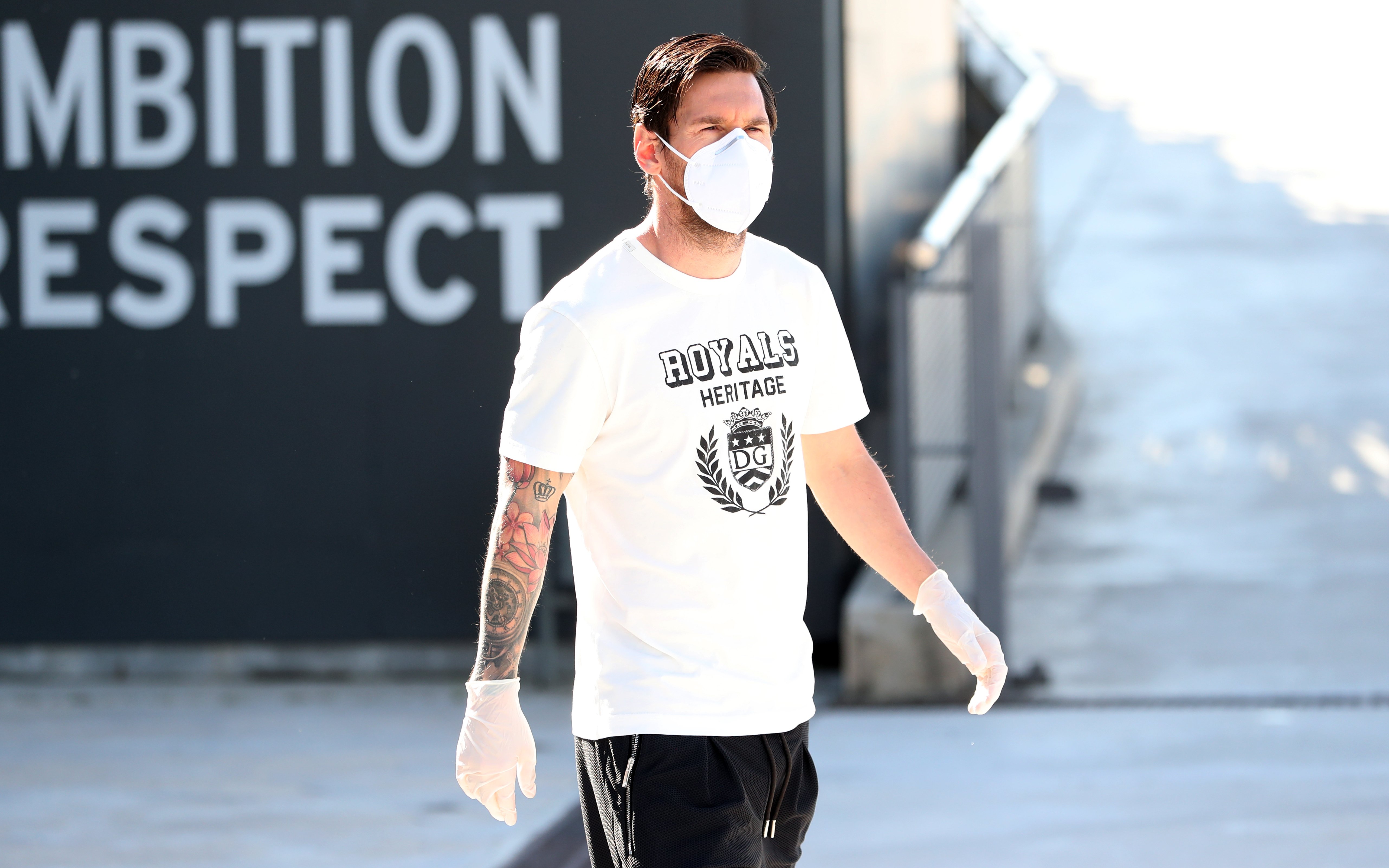 Primeras imágenes de Messi con mascarilla y equipado contra el coronavirus