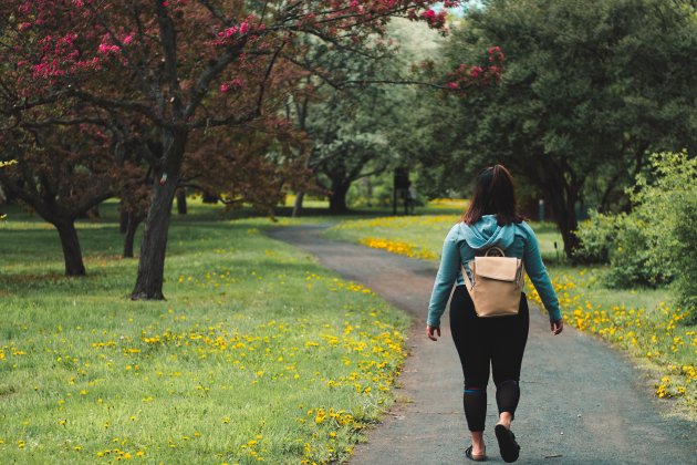 andar|caminar parco unsplash