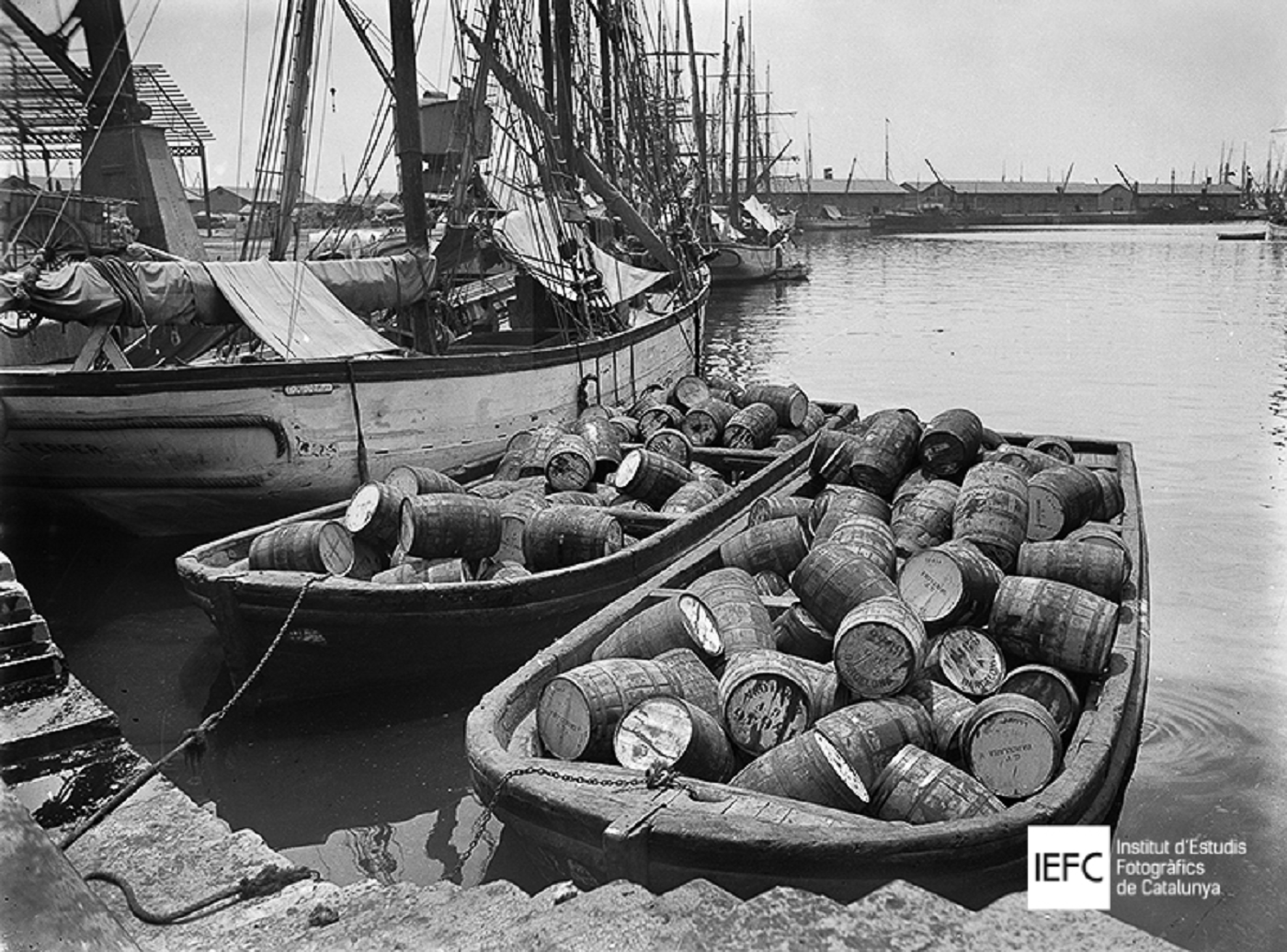 Requisan embarcaciones privadas para un curso de pesca para los falangistas