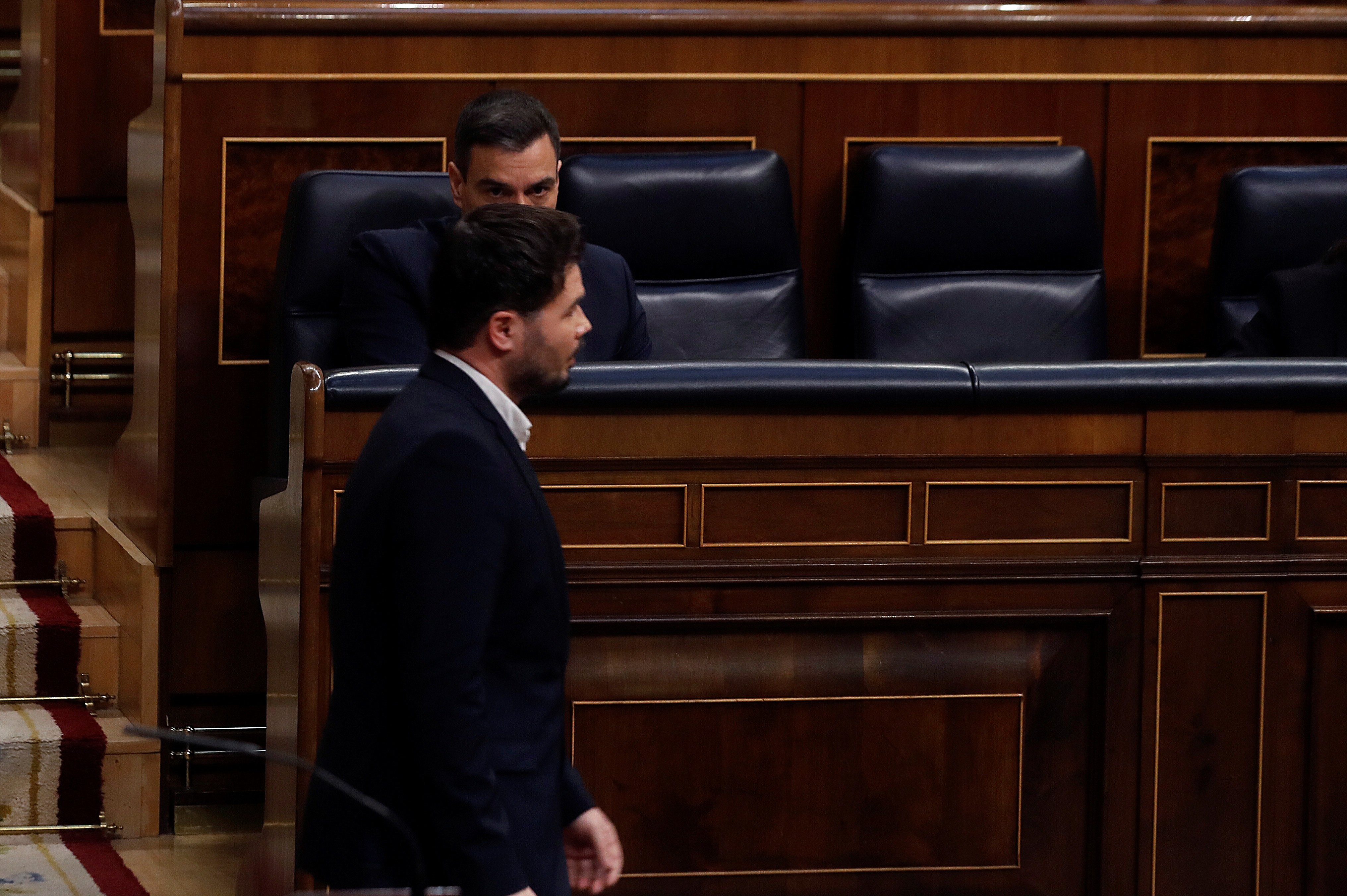 Rufián, al govern espanyol: "La gent no menja anuncis; menja compliments"