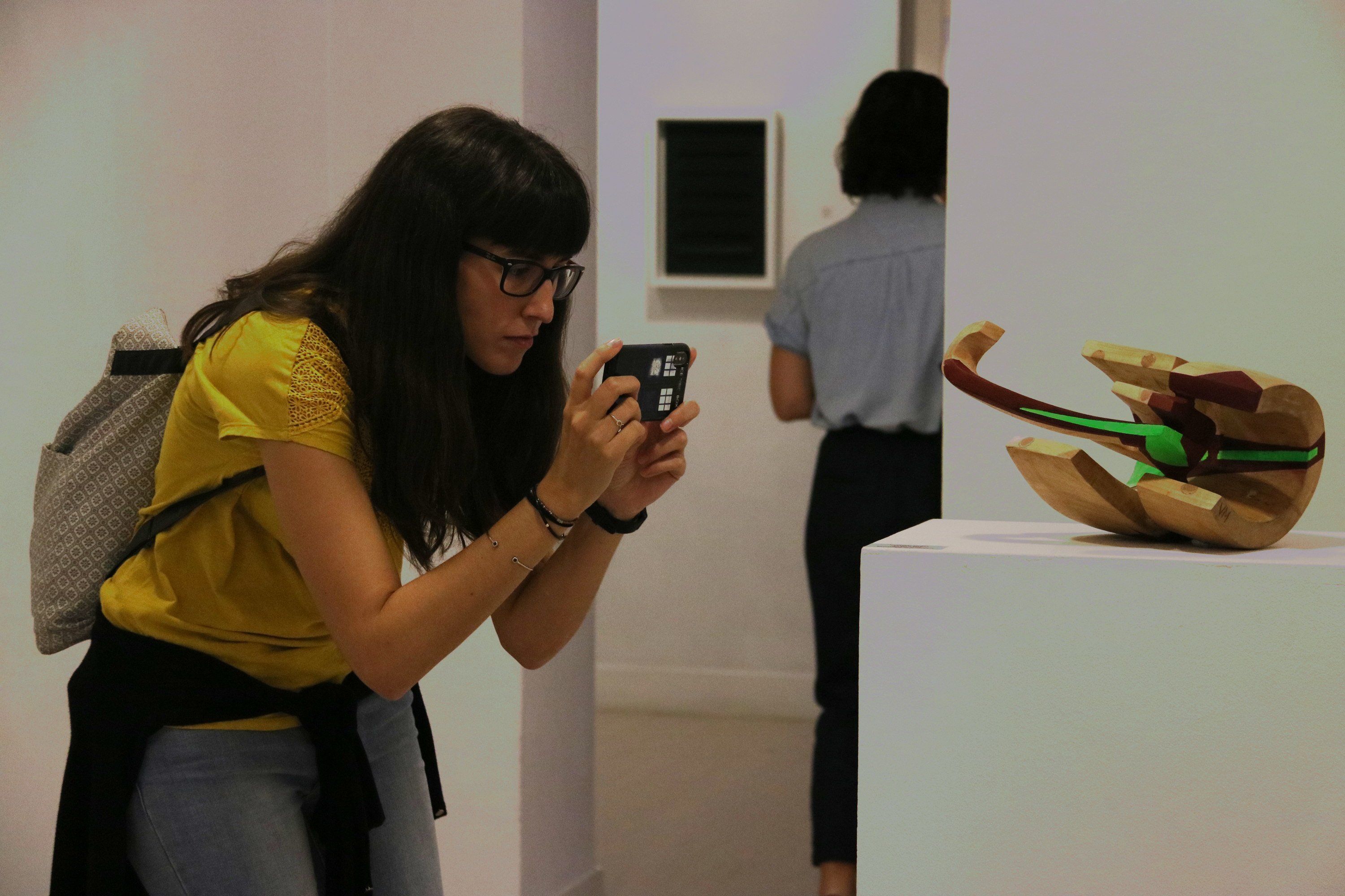 Tornar a les galeries d'art: mascareta obligatòria i distanciats de les obres