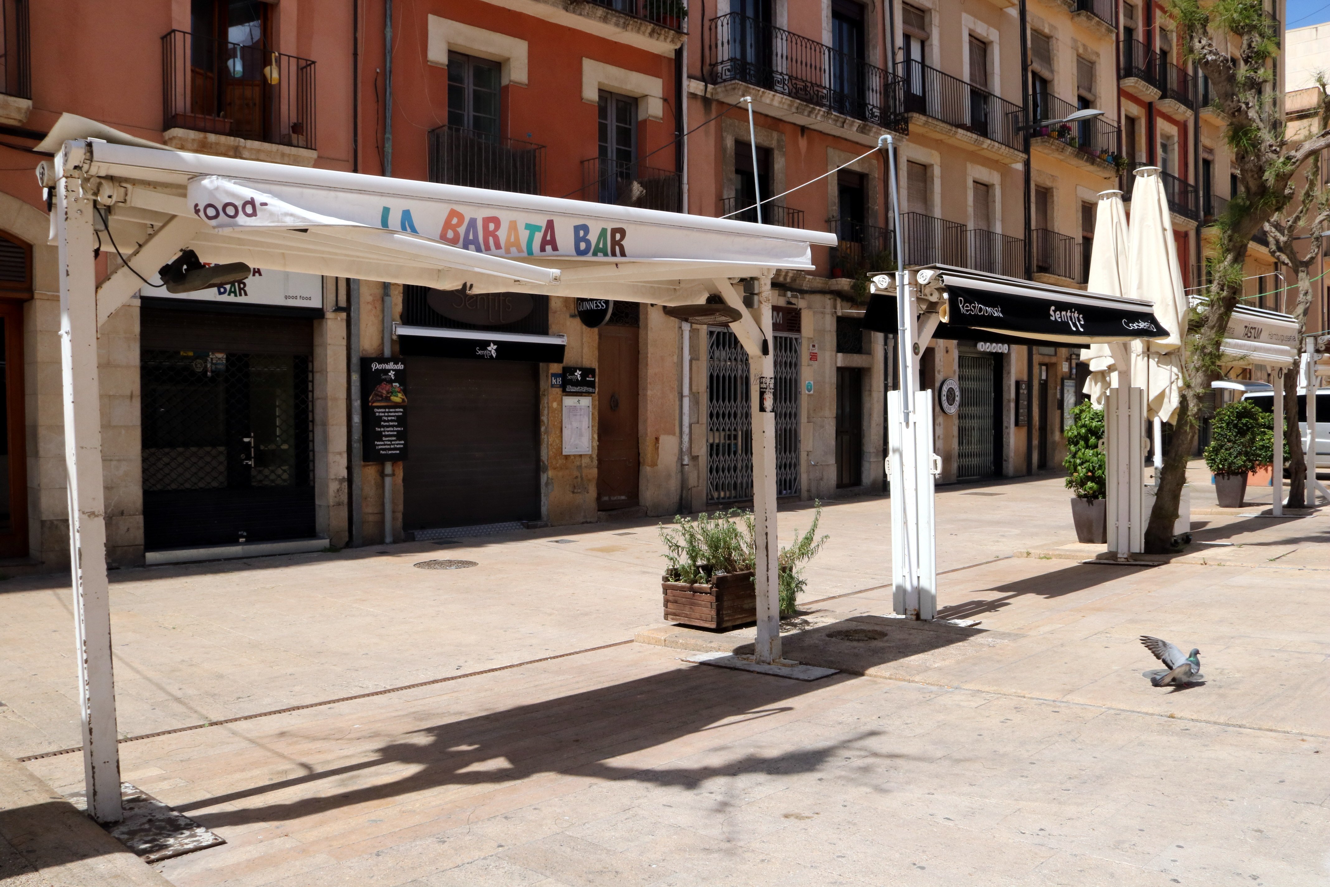 Estàs d'acord amb el tancament de bars i restaurants pel coronavirus?