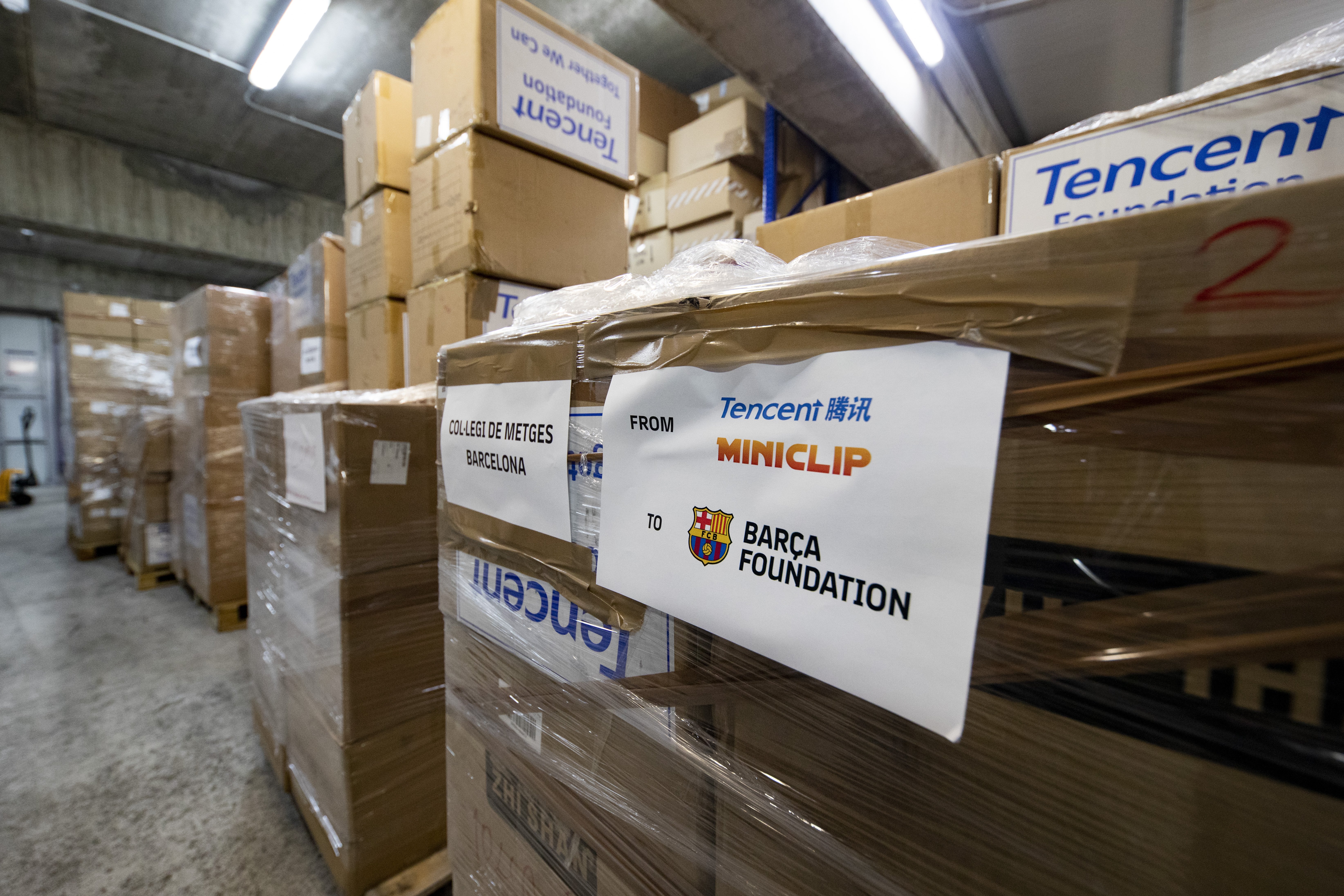 El Barça dona por el coronavirus: 256.000 mascarillas, gafas y protectores