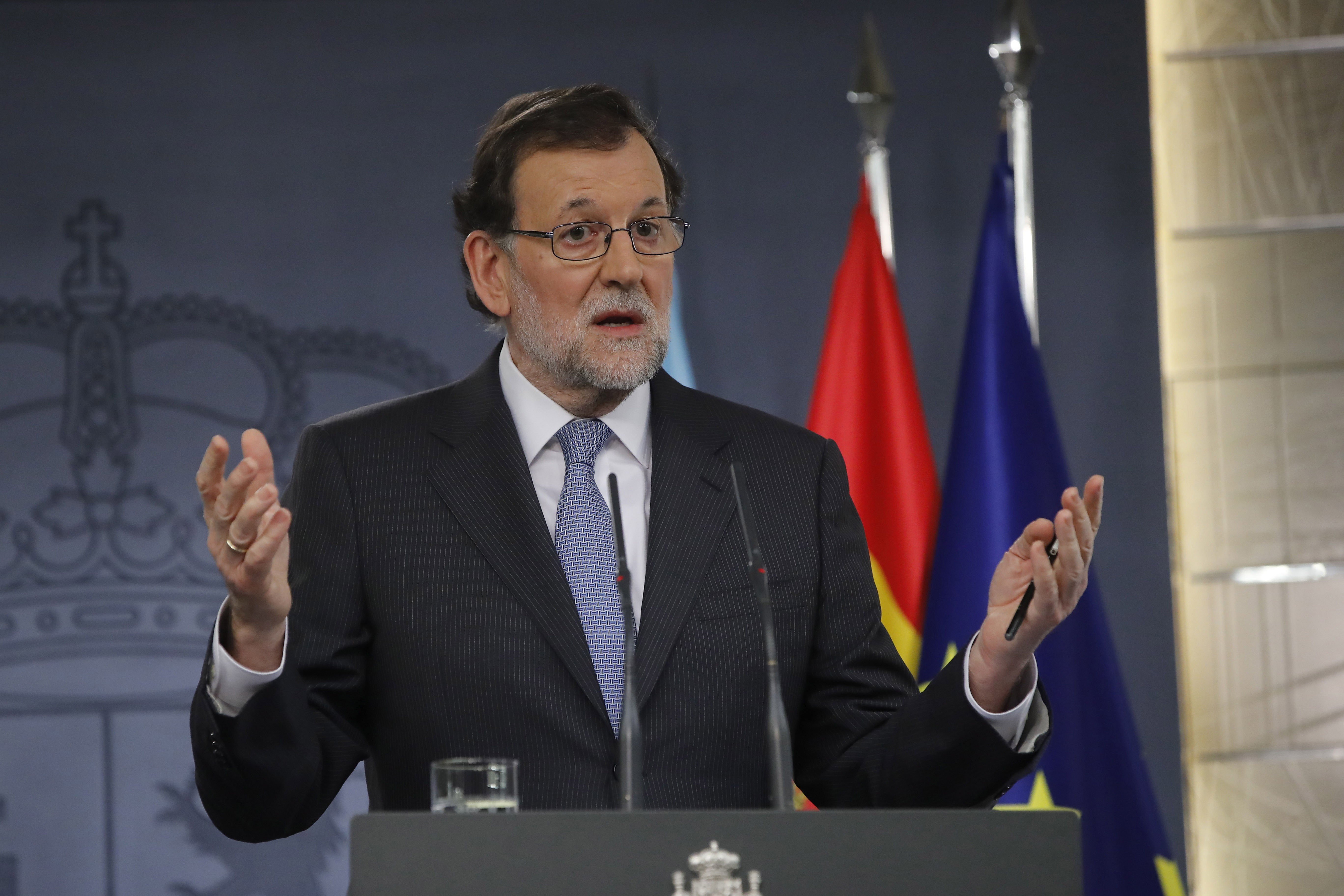 Rajoy ofrece a Puigdemont negociar los presupuestos del Estado