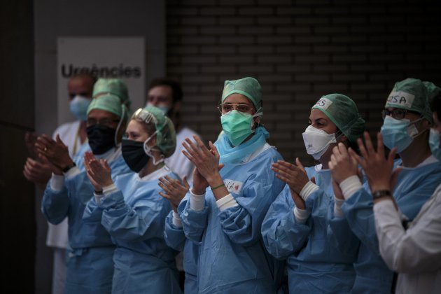 Coronavirus Hospital Sant Pau aplaudiments infermeres - Sergi Alcazar