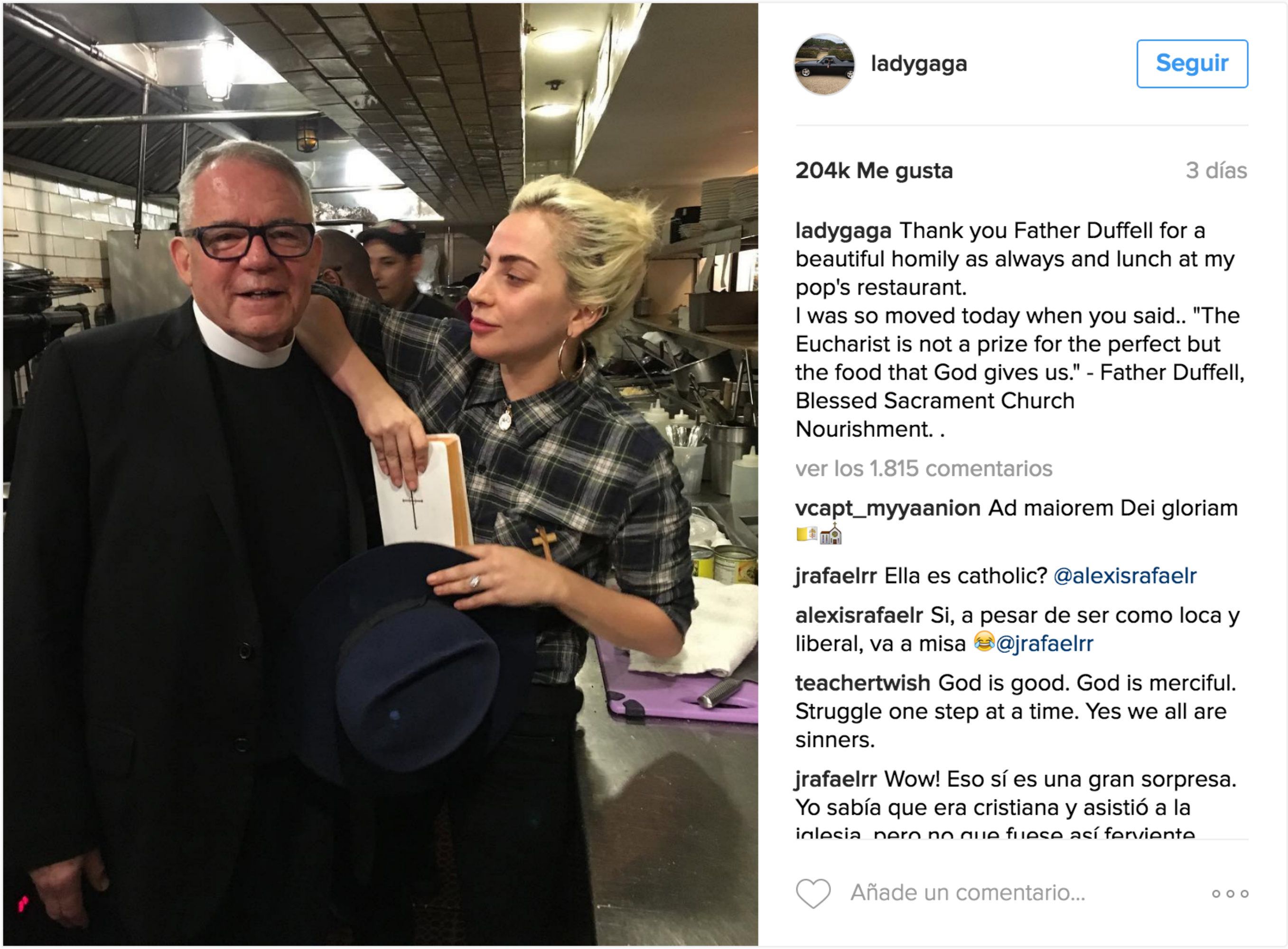 Lady Gaga se defiende de una bloguera católica