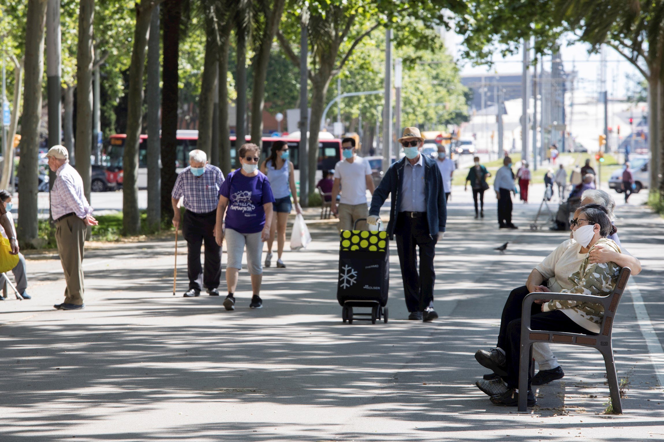 L'Ajuntament tanca els carrils laterals de la Diagonal i la Gran Via