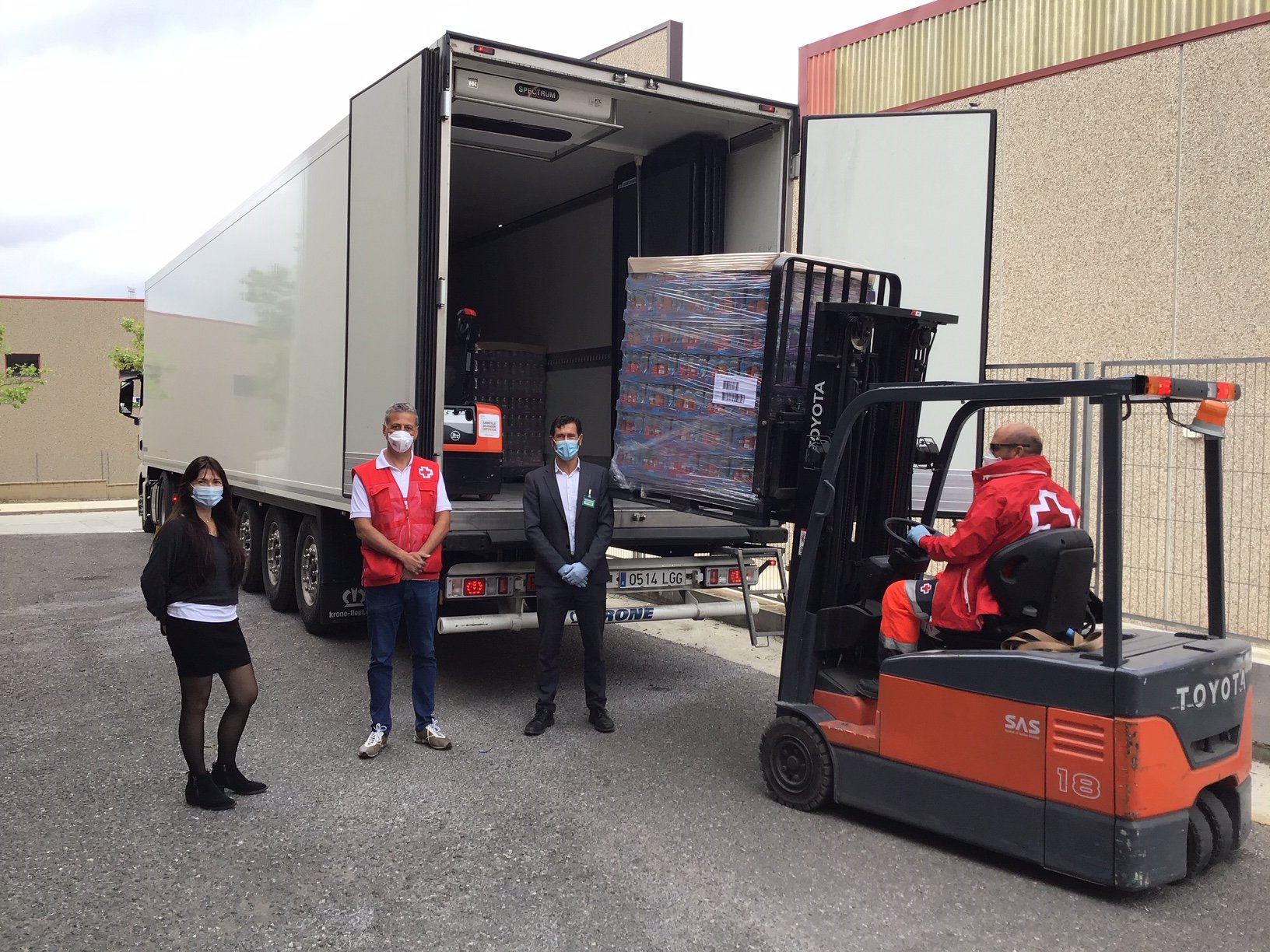 Mercadona entrega 15.000 kilos de lenteja cocida a Cruz Roja Catalunya