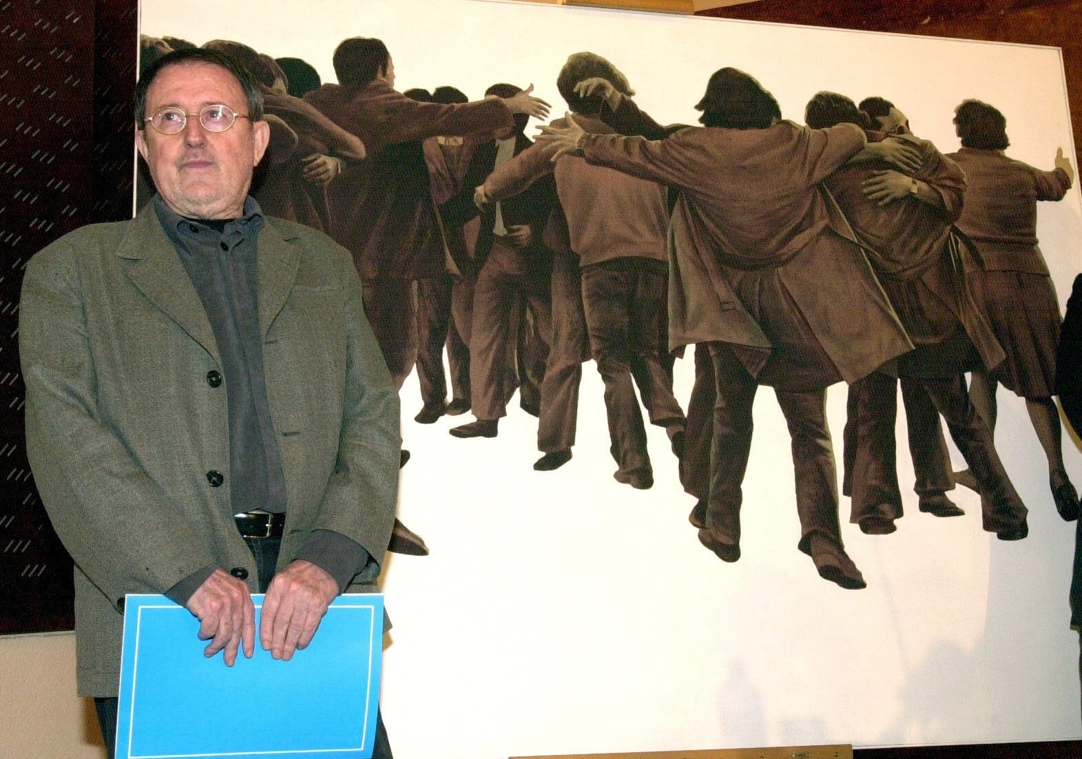 Mor el pintor Juan Genovés, autor de 'L'abraçada' de la Transició