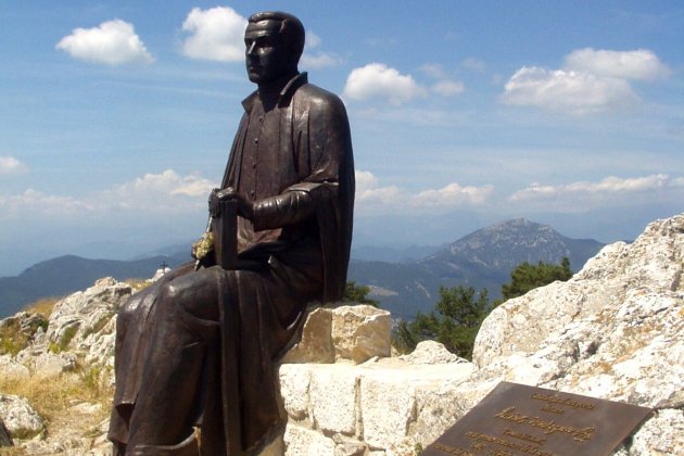 Monument Verdaguer Mare de Déu del Mont 2