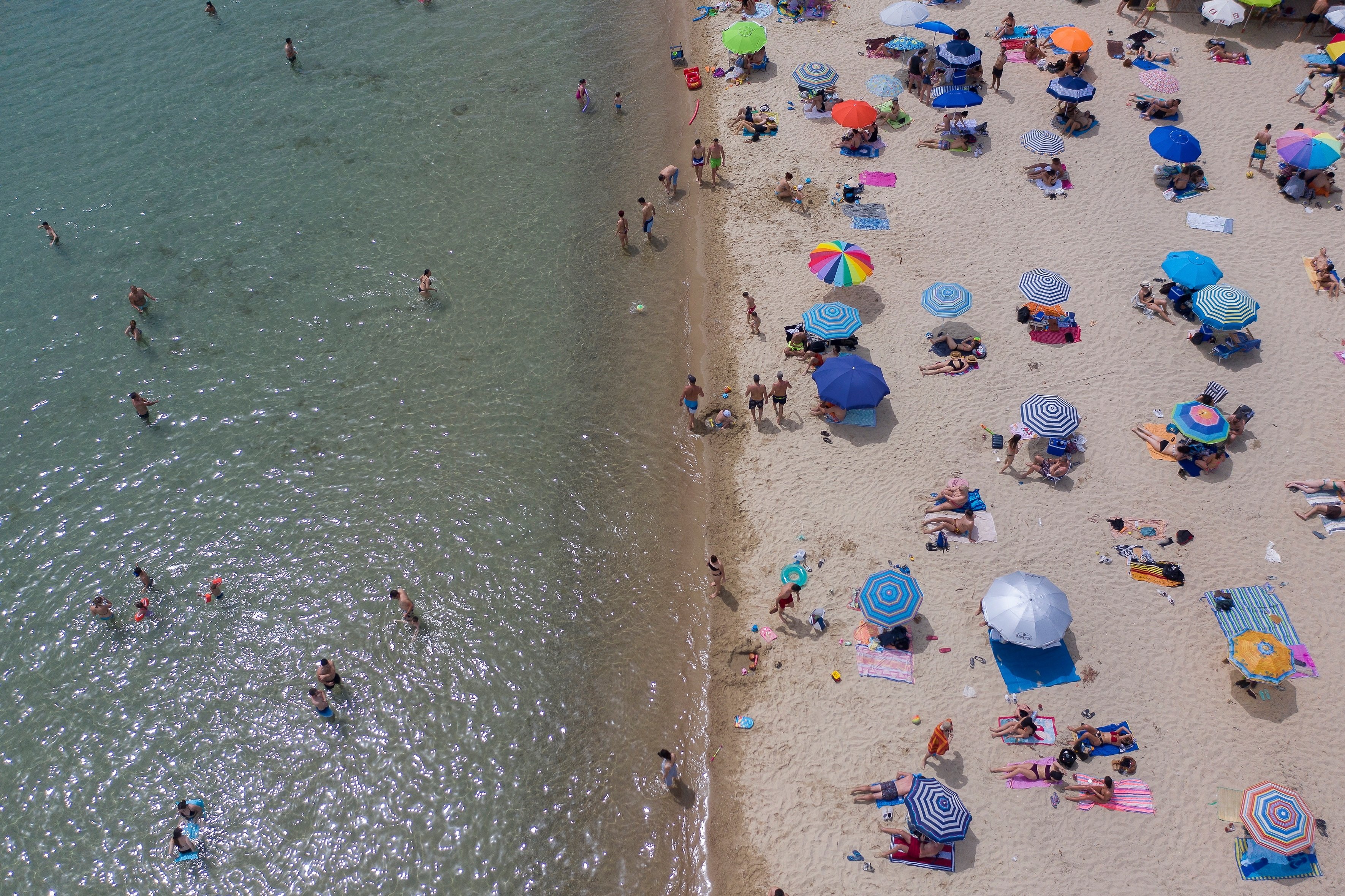 Grecia: reapertura de playas y prisa por abrir bares y restaurantes