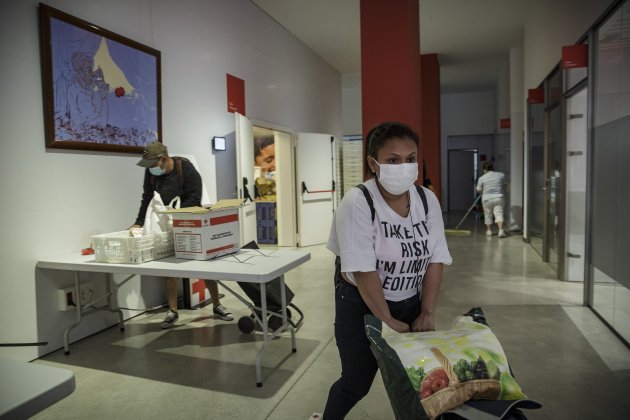 Menjador Social Creu Roja Coronavirus caritas crisi sanitaria - Sergi Alcazar