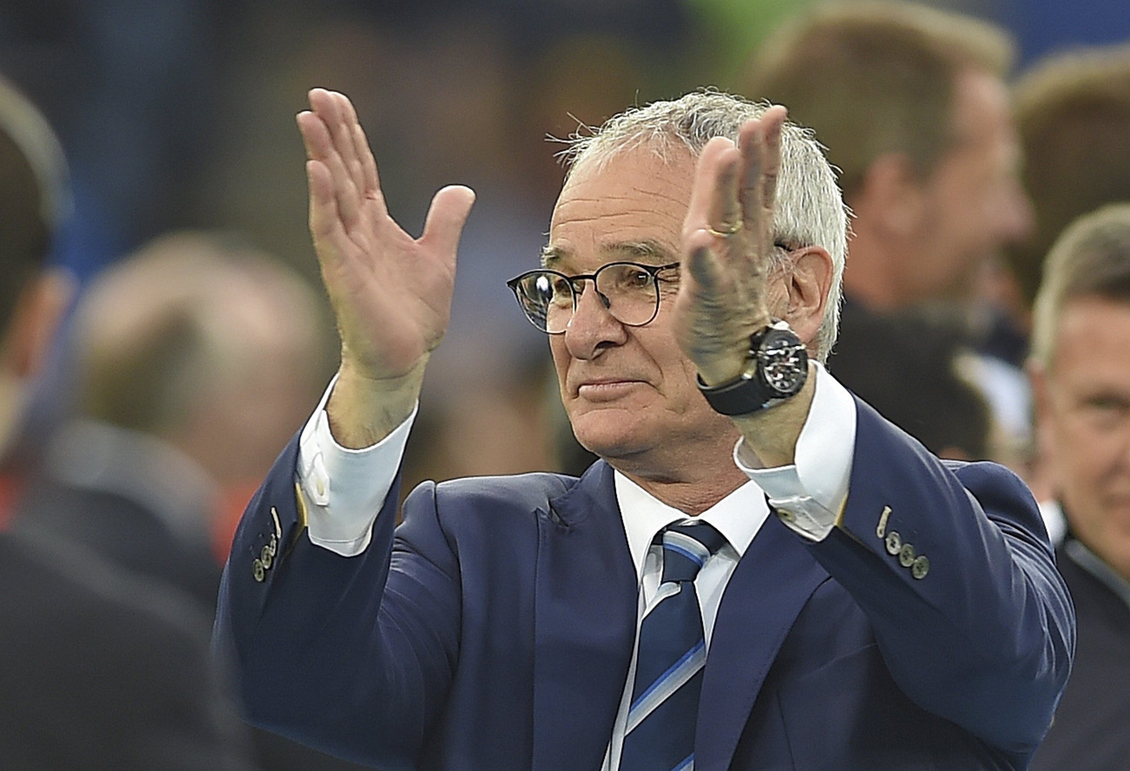 El Leicester acomiada Ranieri nou mesos després de fer-lo campió