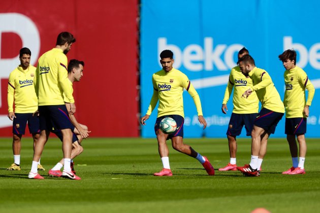 barça entrenament rondo @FCB