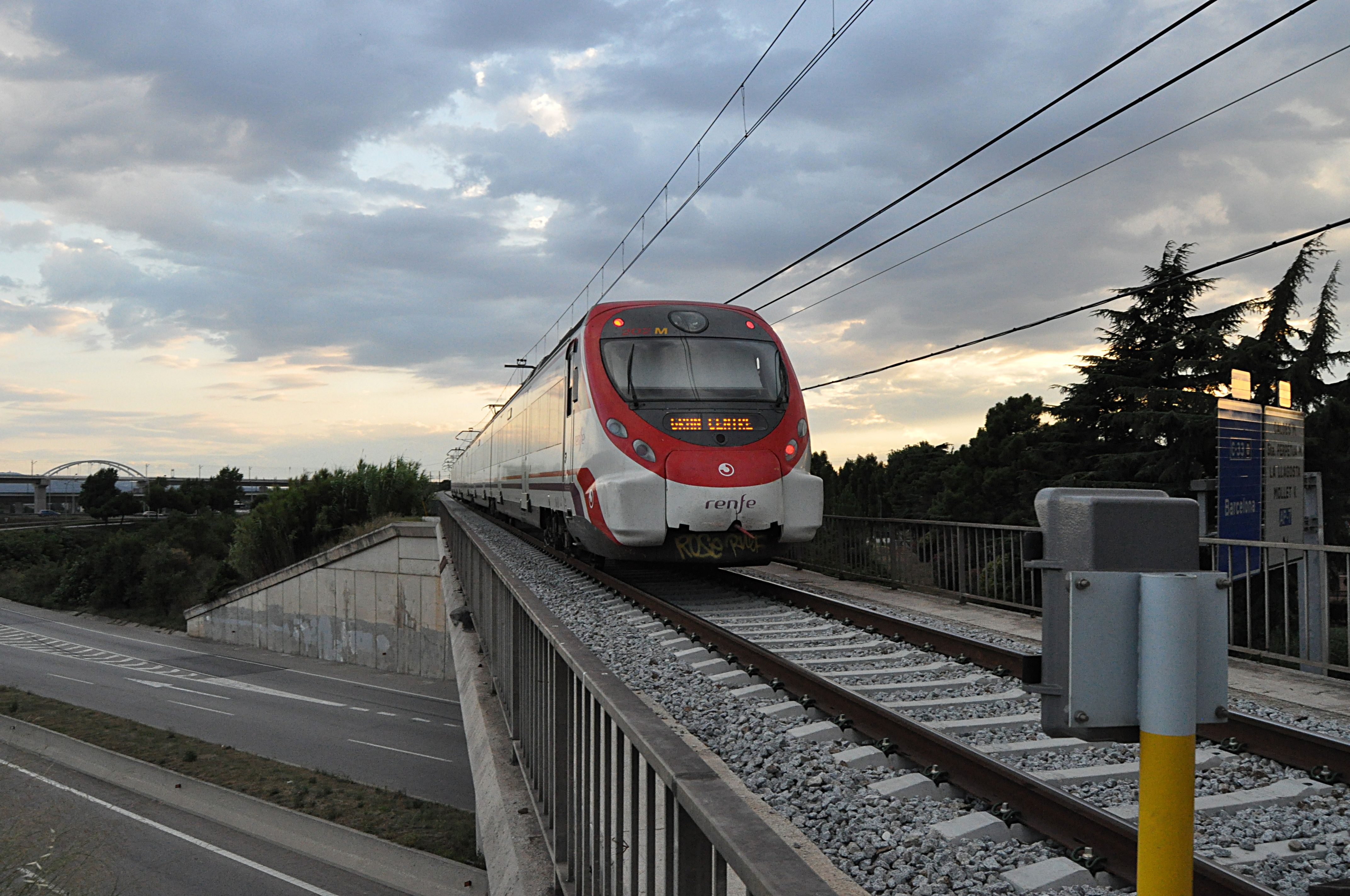 Detenido por accionar la parada de emergencia de un Rodalies y causar dos heridos