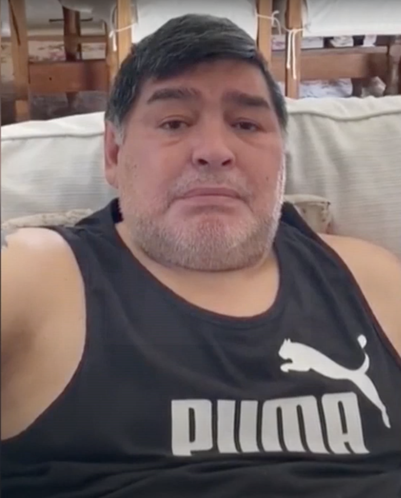 Maradona, desconsolat i a punt de plorar: "Ajudeu perquè la gent pugui menjar"