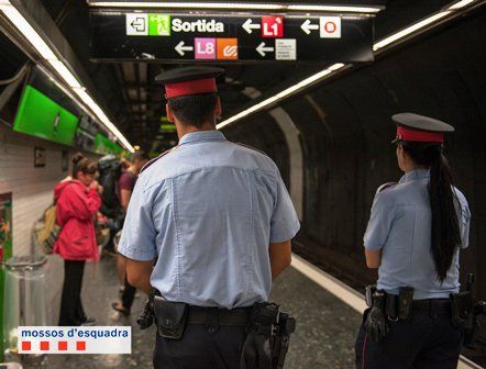 Prisión para cuatro jóvenes que apalearon sin motivo a un hombre en el metro