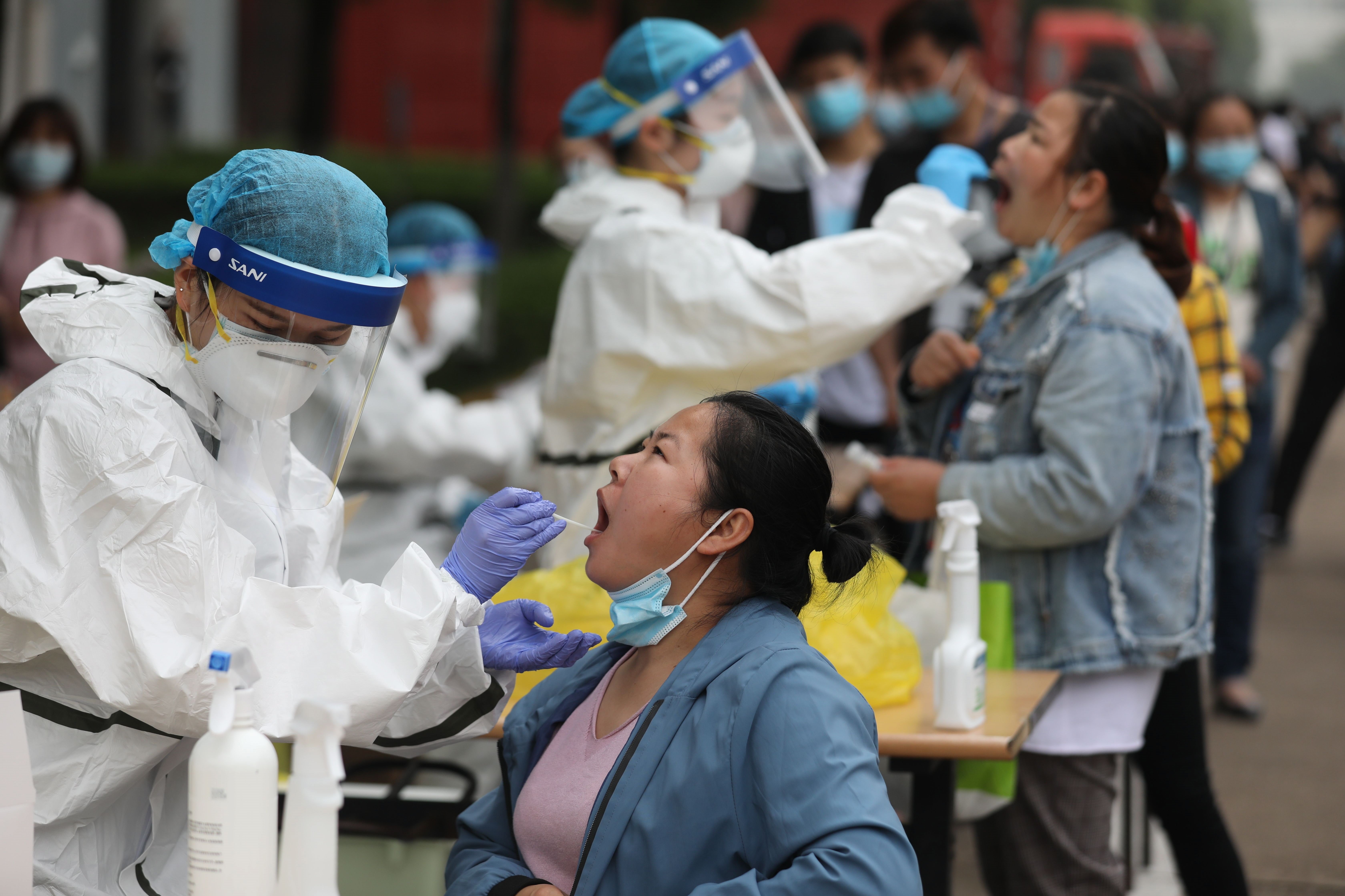 Una semana, un millón de pruebas: Wuhan baja la tasa de asintomáticos