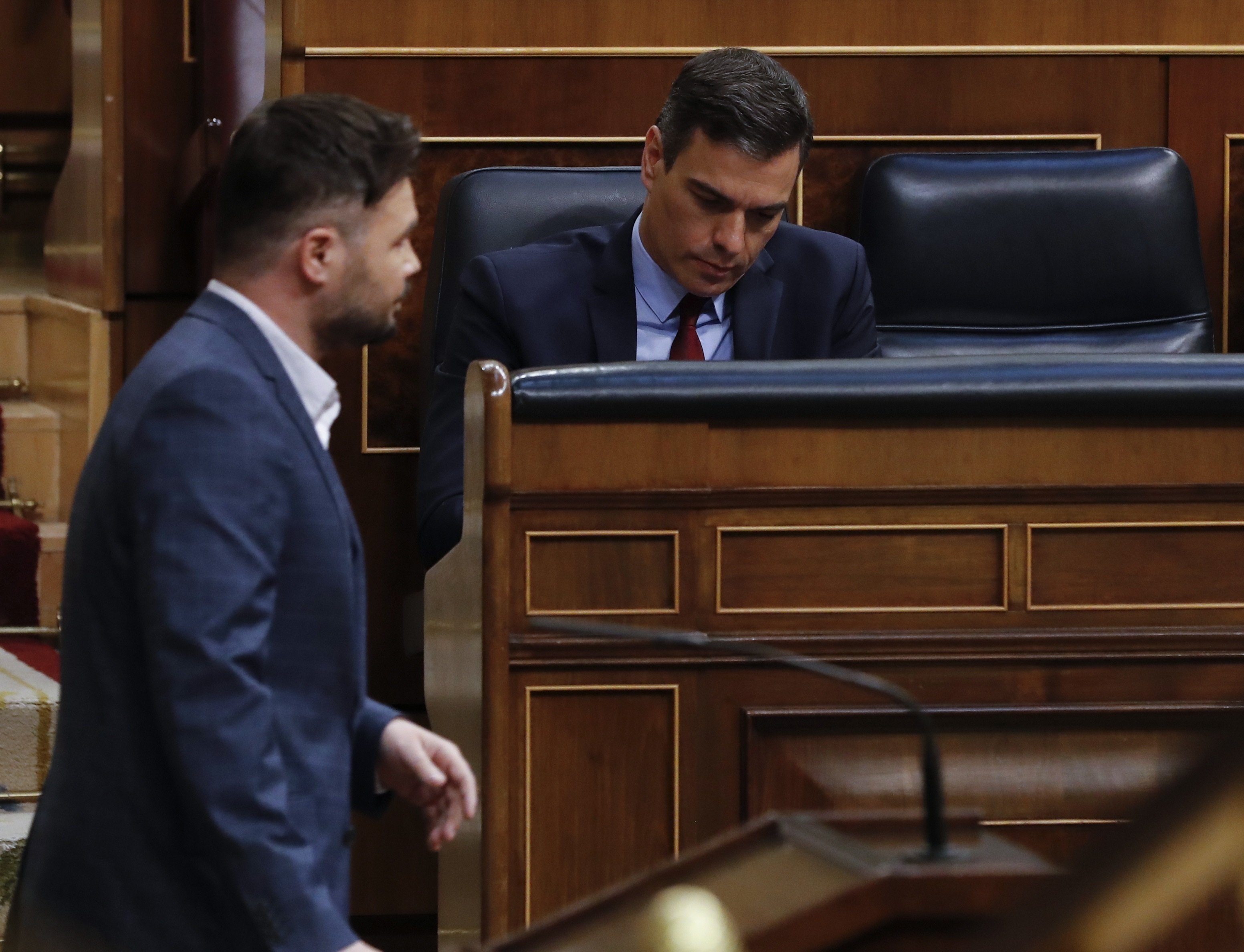 Sánchez aconsegueix la pròrroga dinamitant els ponts amb ERC