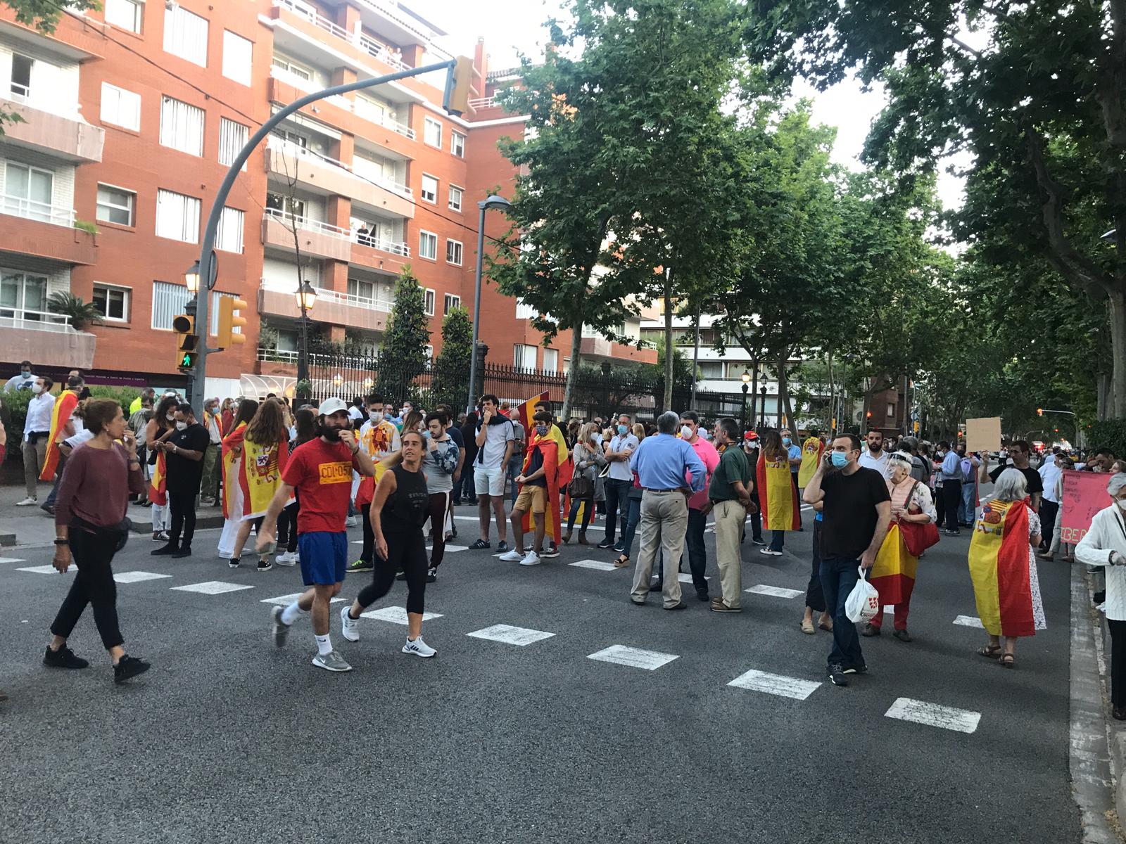 Las protestas de 'coronapijos' llegan a Barcelona cortando la Bonanova