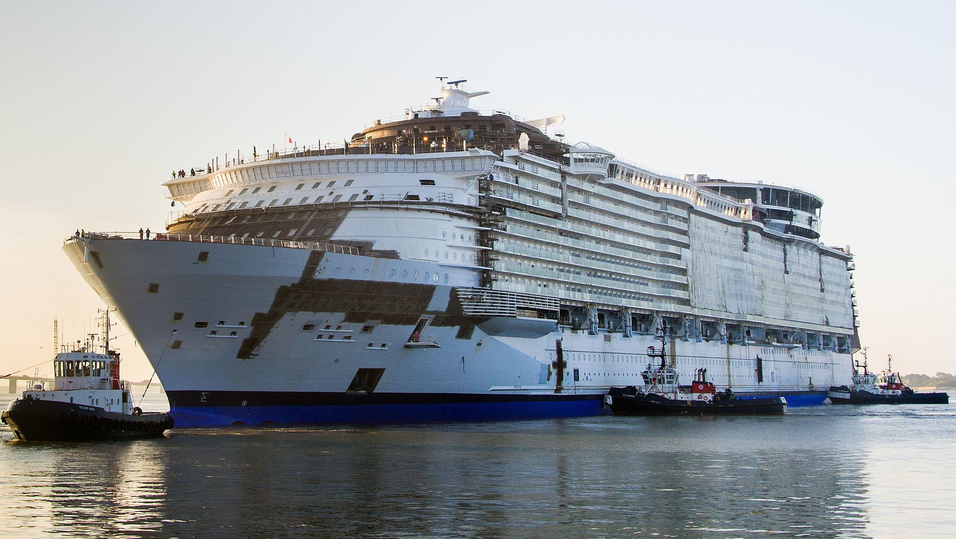 Barcelona acoge el crucero más grande del mundo