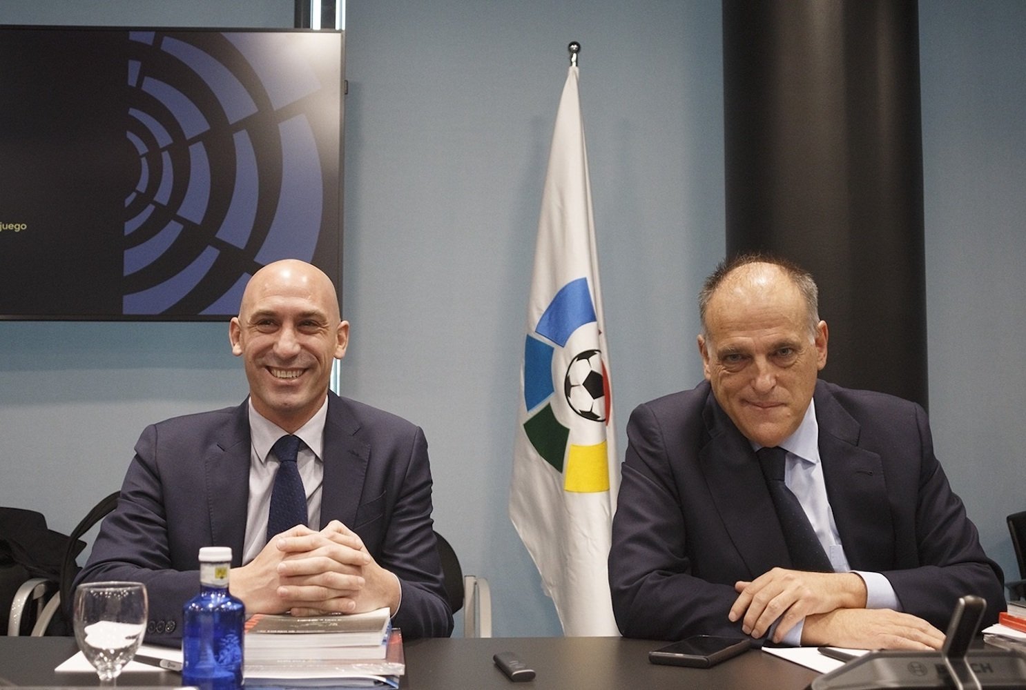 Nuevo capítulo de la guerra Tebas-Rubiales por CVC: "Es el acuerdo del bochorno"