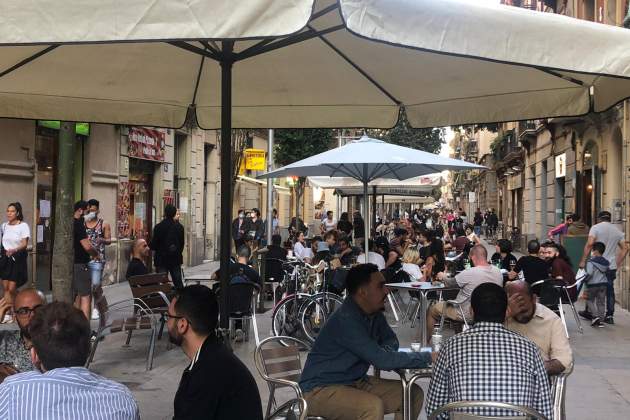 carrer blai terrasses barcelona desconfinament - marina fernandez