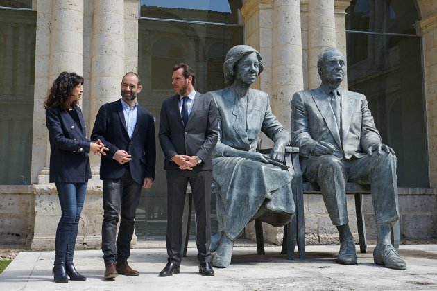 joan carles estatua EP