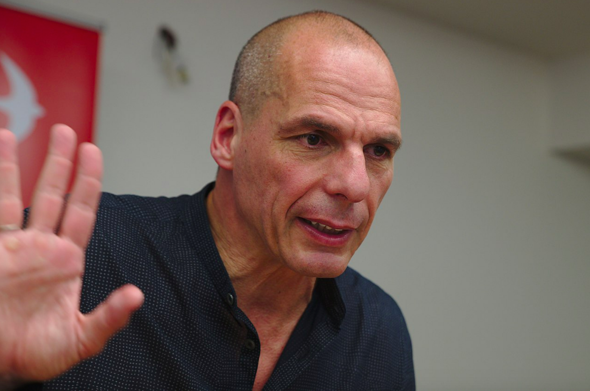Varoufakis inicia una petició per demanar la dimissió de Josep Borrell per "racista"