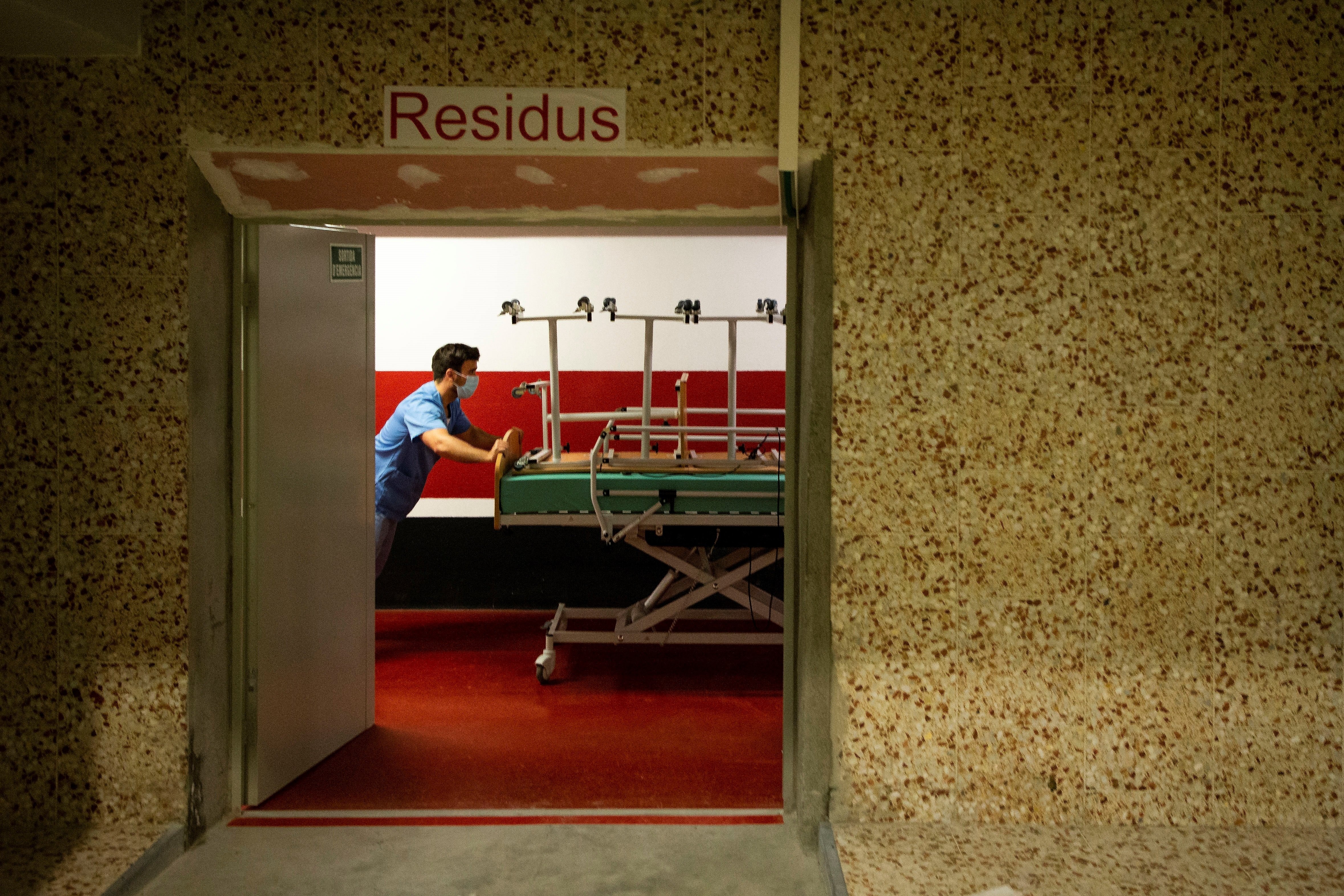 Salut declara 42 morts més per coronavirus, però només 11 són d'ahir