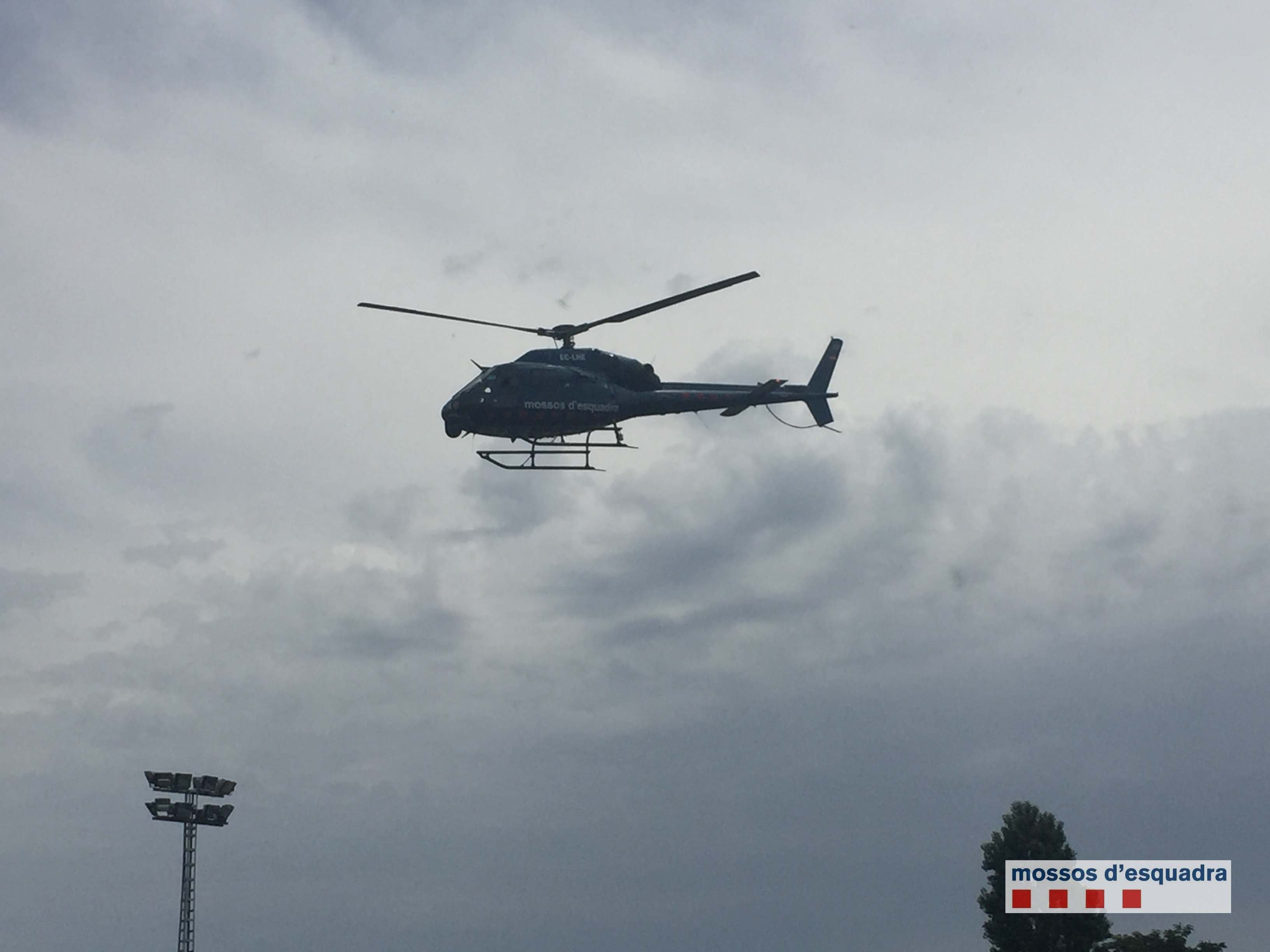 Denunciados dos menores por deslumbrar el helicóptero de los Mossos