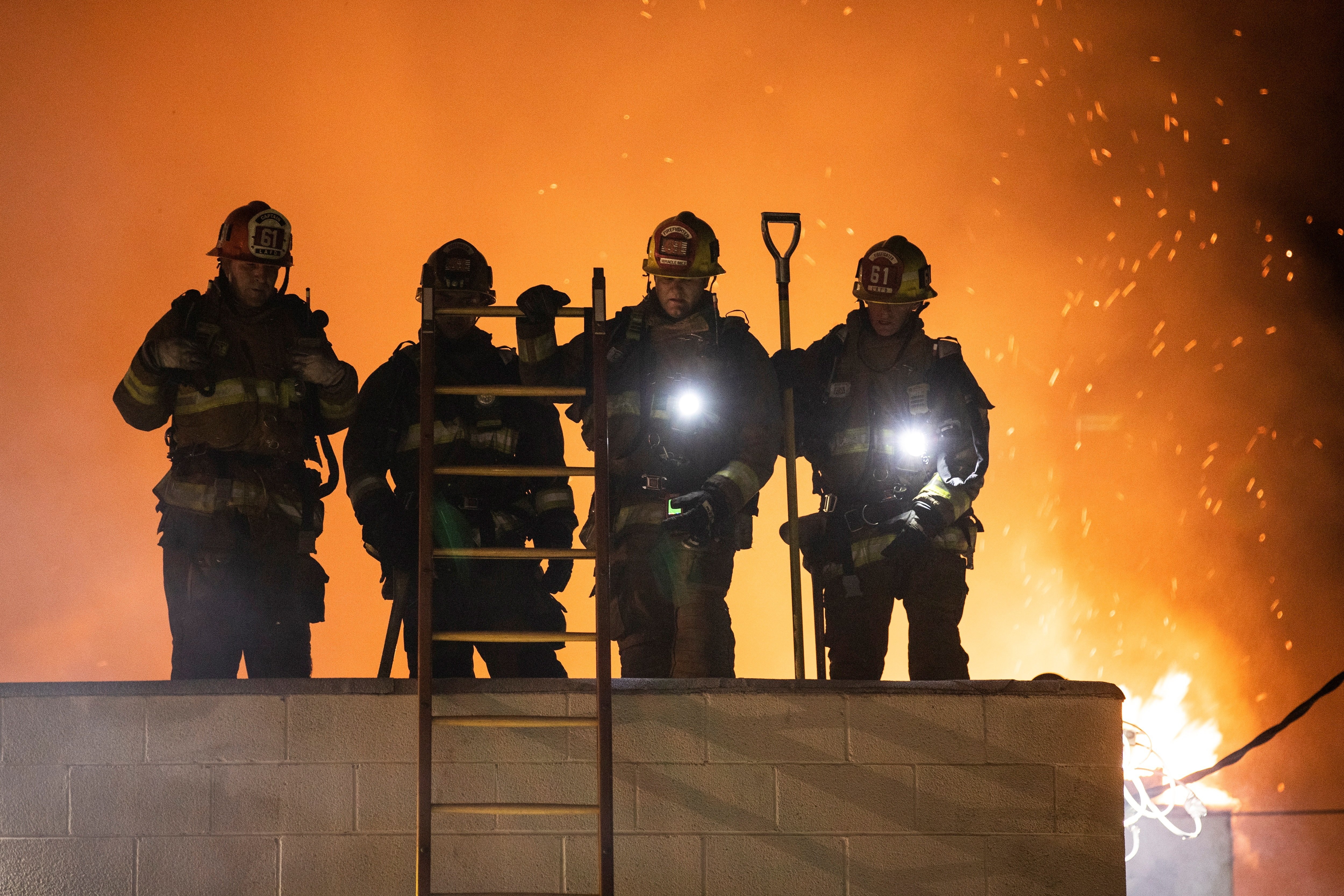 Estats Units en flames: tocs de queda en una altra nit de protestes