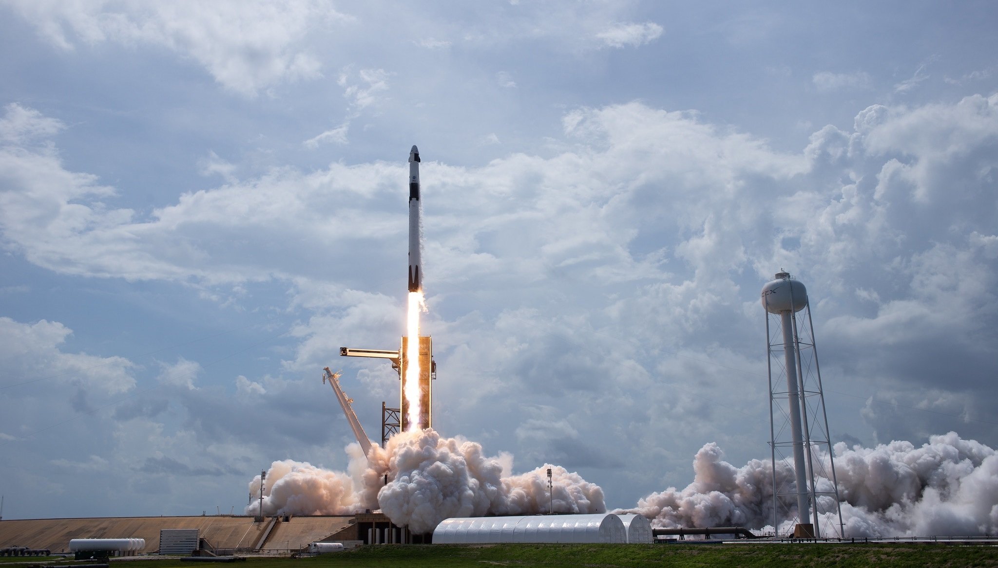 VÍDEO | La cápsula de SpaceX se acopla a la Estación Espacial Internacional