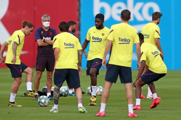 Colocan mascarilla Barca entrenamiento FC Barcelona