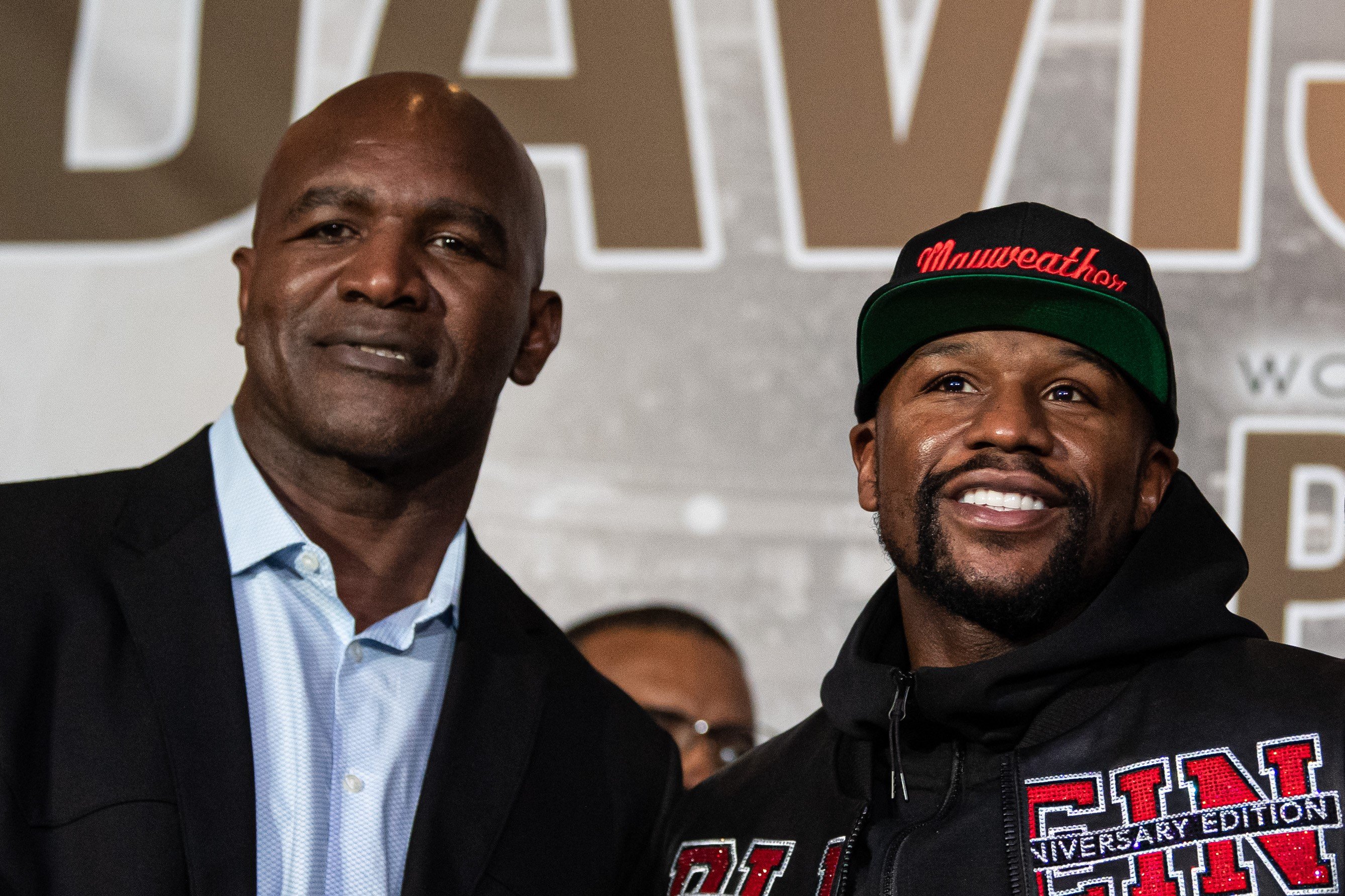 El exboxeador Mayweather pagará el funeral de George Floyd