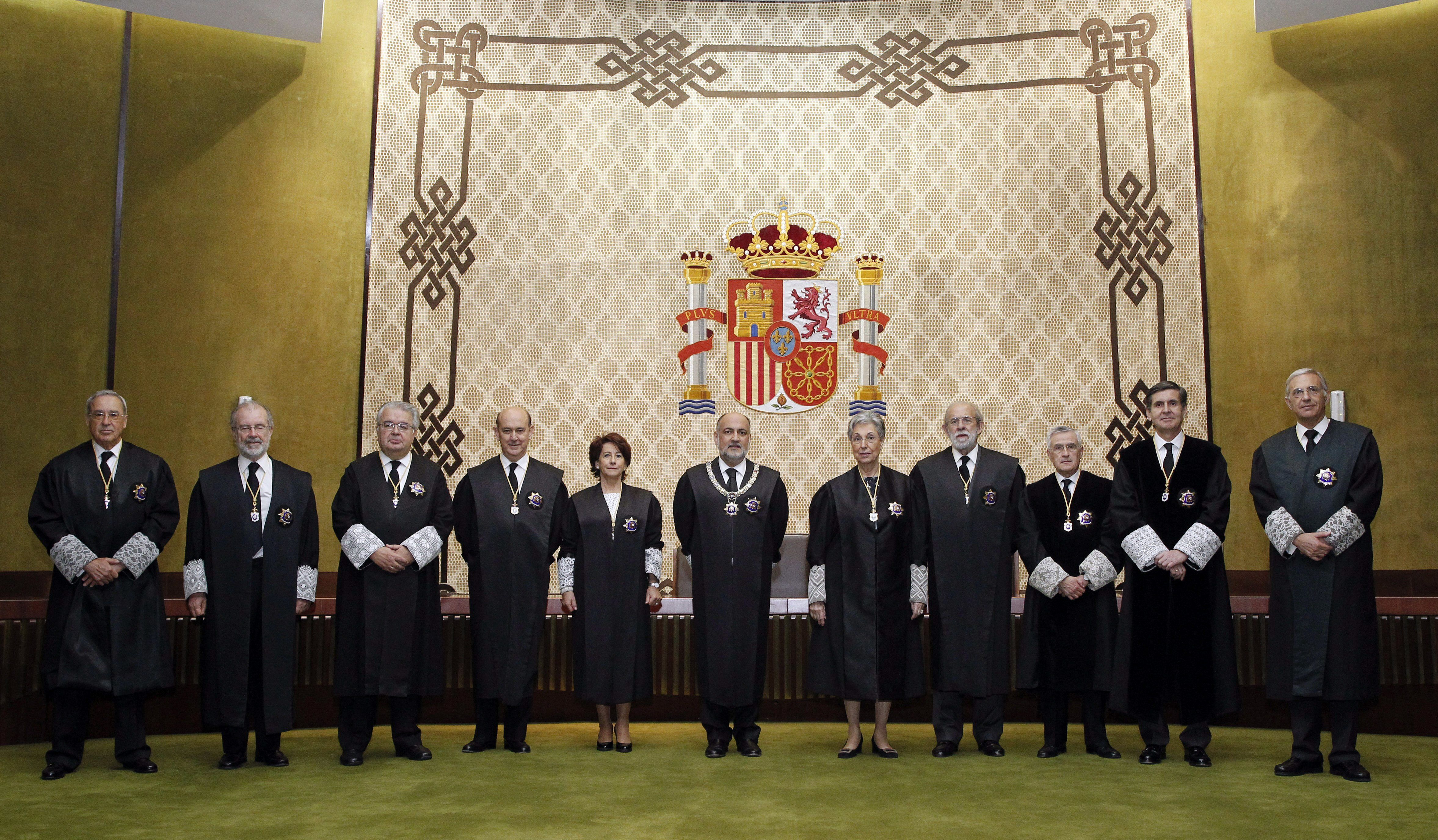 El TC anul·la parcialment quatre lleis que regulen l'estatus jurídic del català