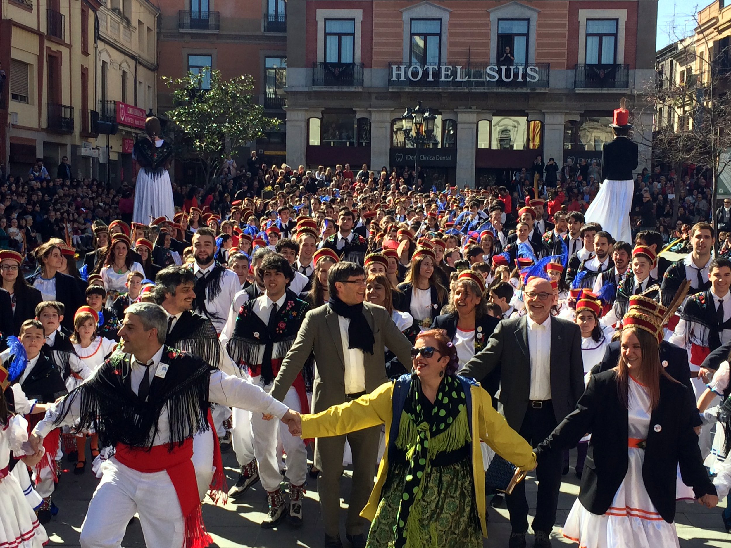 Puigdemont reivindica el paper de les tradicions en la "consciència de nació"