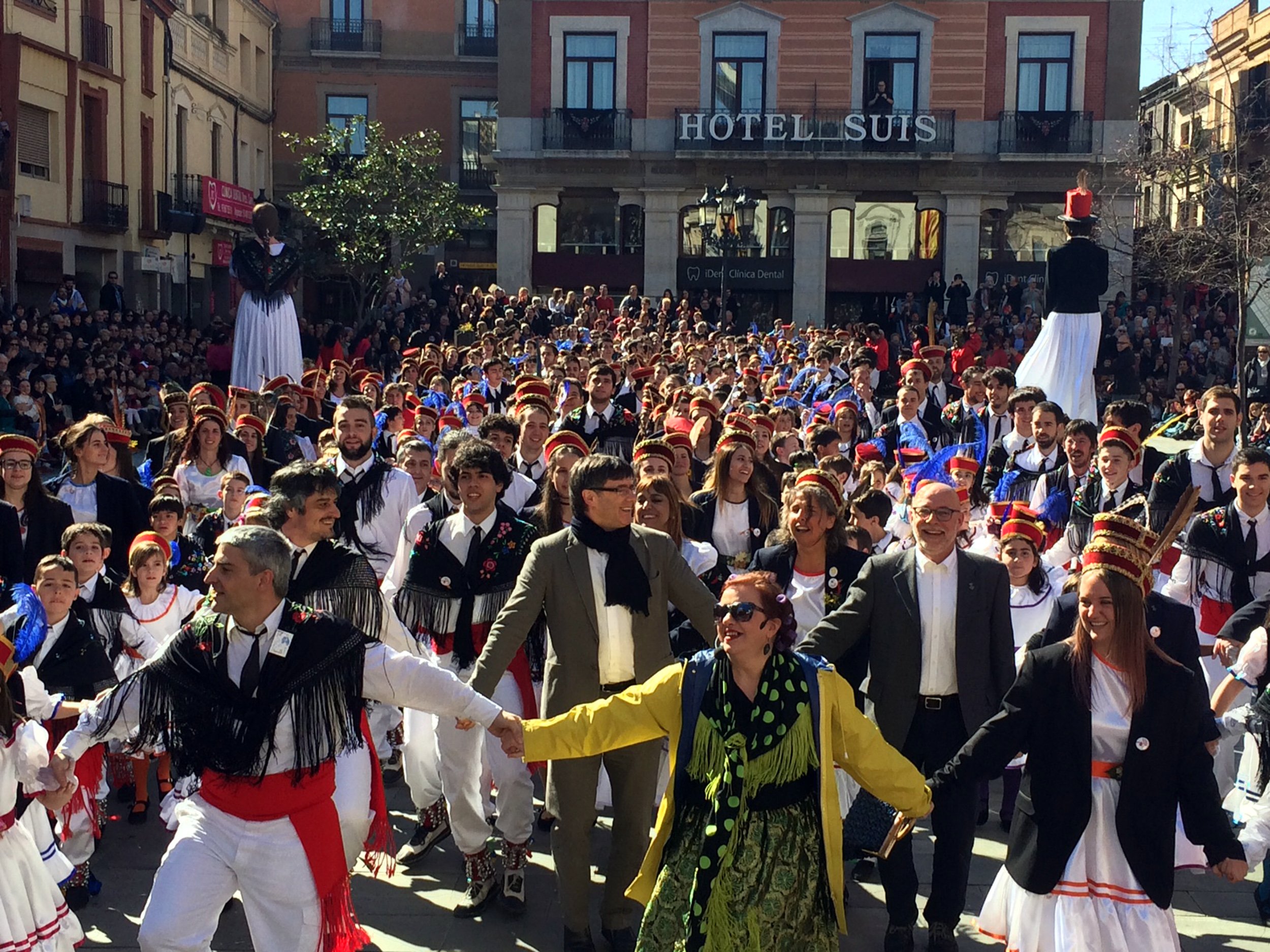 Puigdemont reivindica el papel de las tradiciones en la "conciencia de nación"