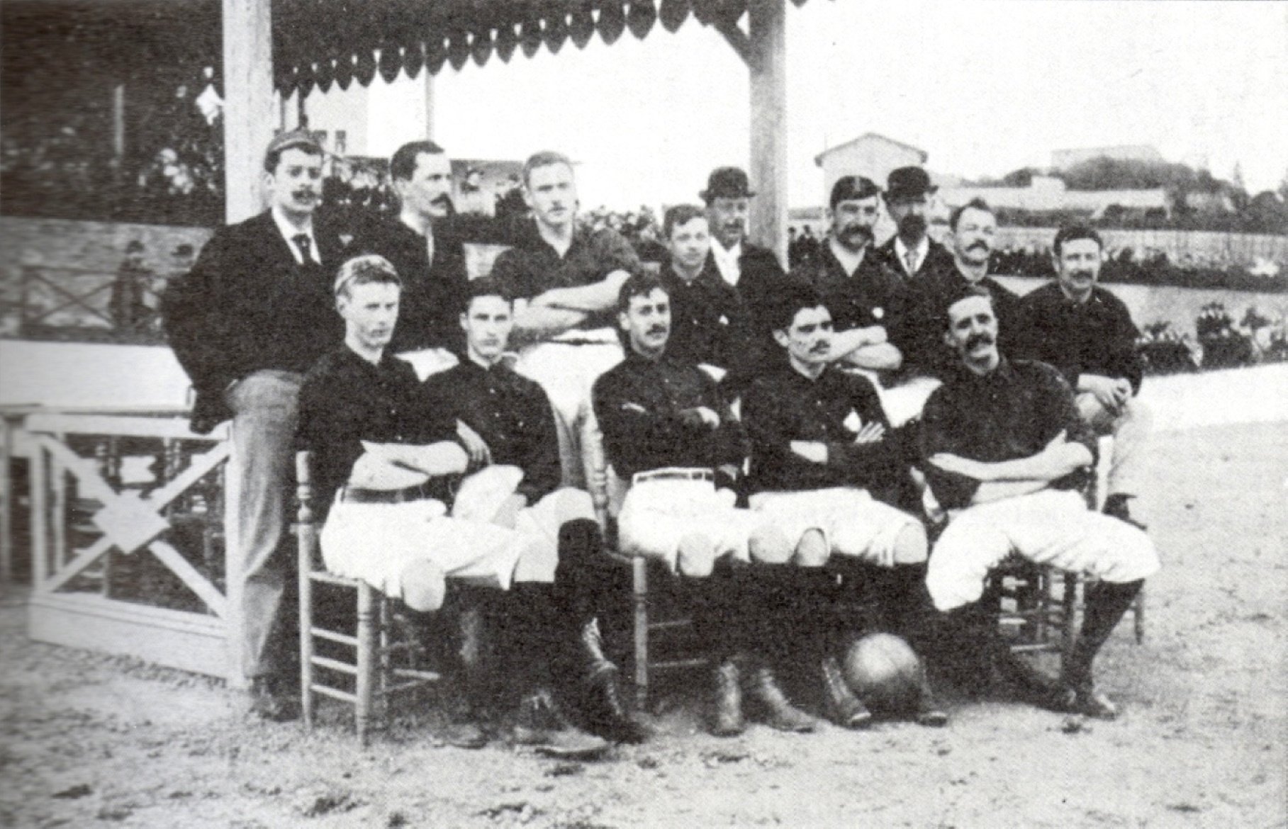 El origen del fútbol en Catalunya El origen del fútbol en Catalunya