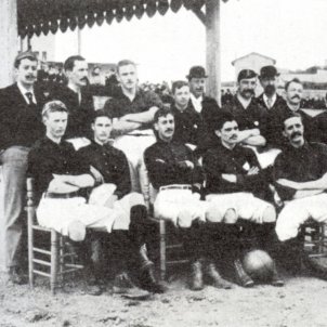 test 102 l origen del futbol a catalunya l equip de la societat de foot ball de barcelona 1895 font viquipedia test 102 l origen del futbol a catalunya l equip de la societat de foot ball de barcelona 1895 font viquipedia