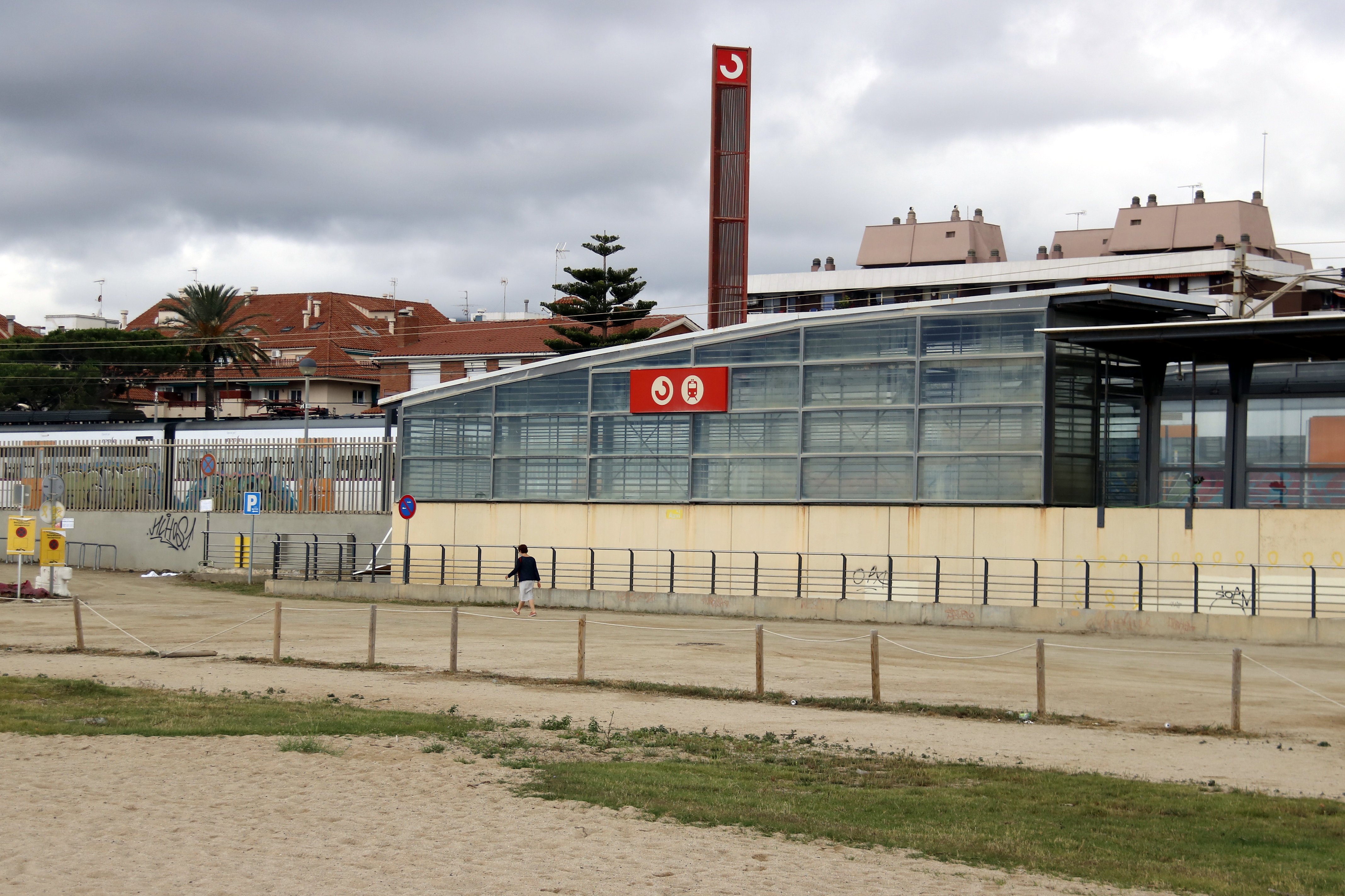Cabrera de Mar pide a Renfe que informe del aforo de las playas a los trenes